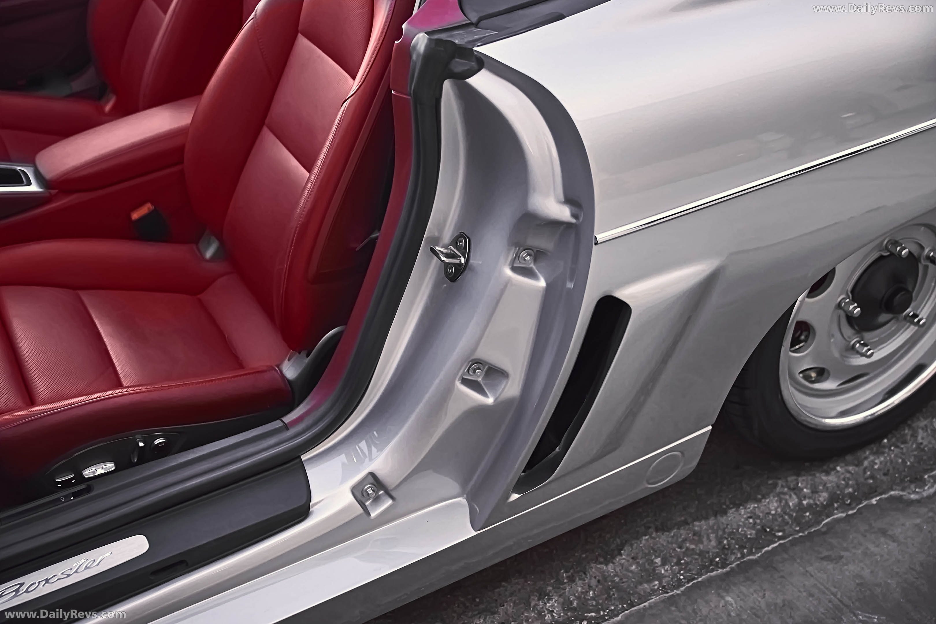 2026 Starke Speedster Gen 2 Silver Interior