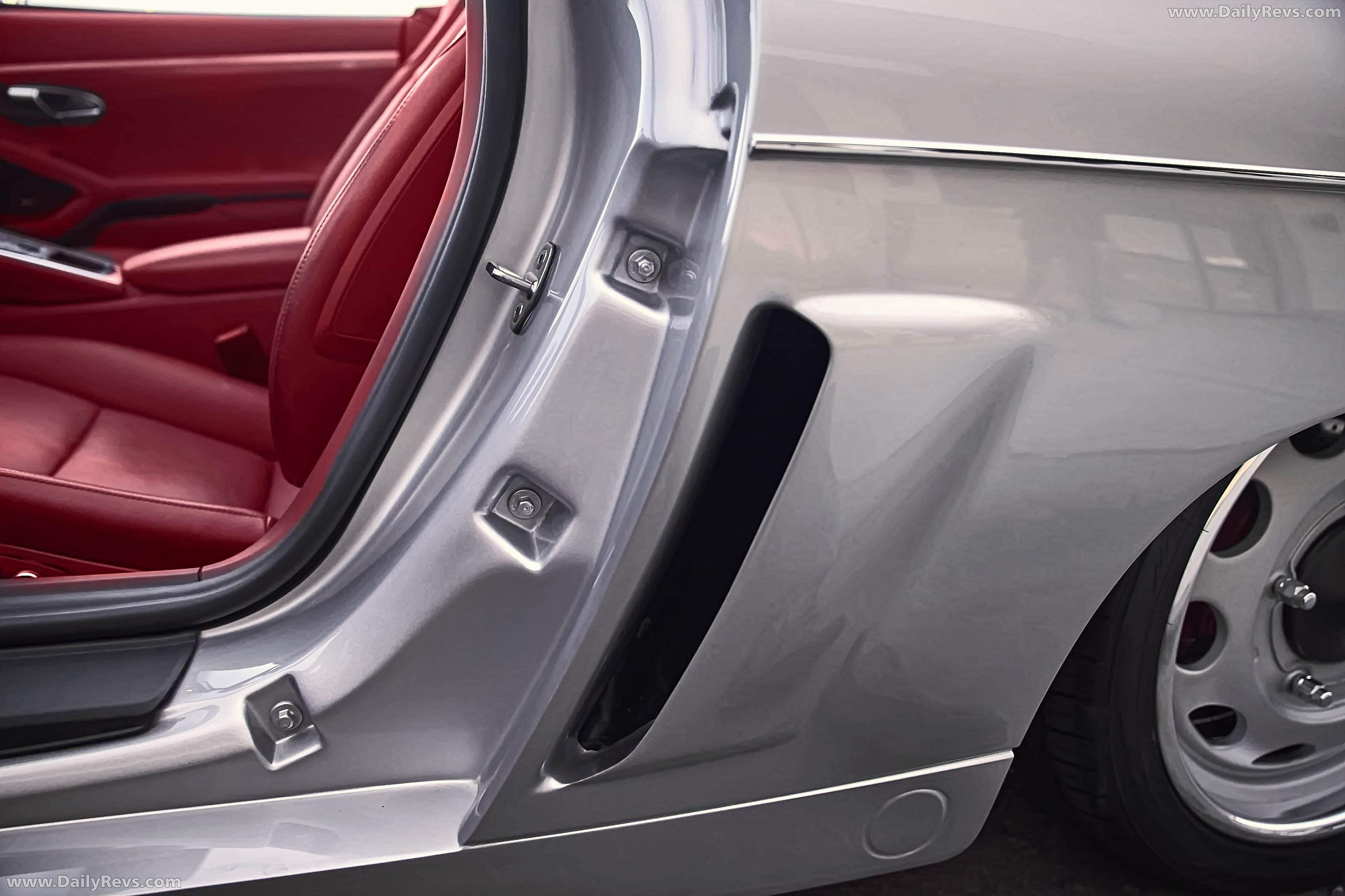 2026 Starke Speedster Gen 2 Silver Interior