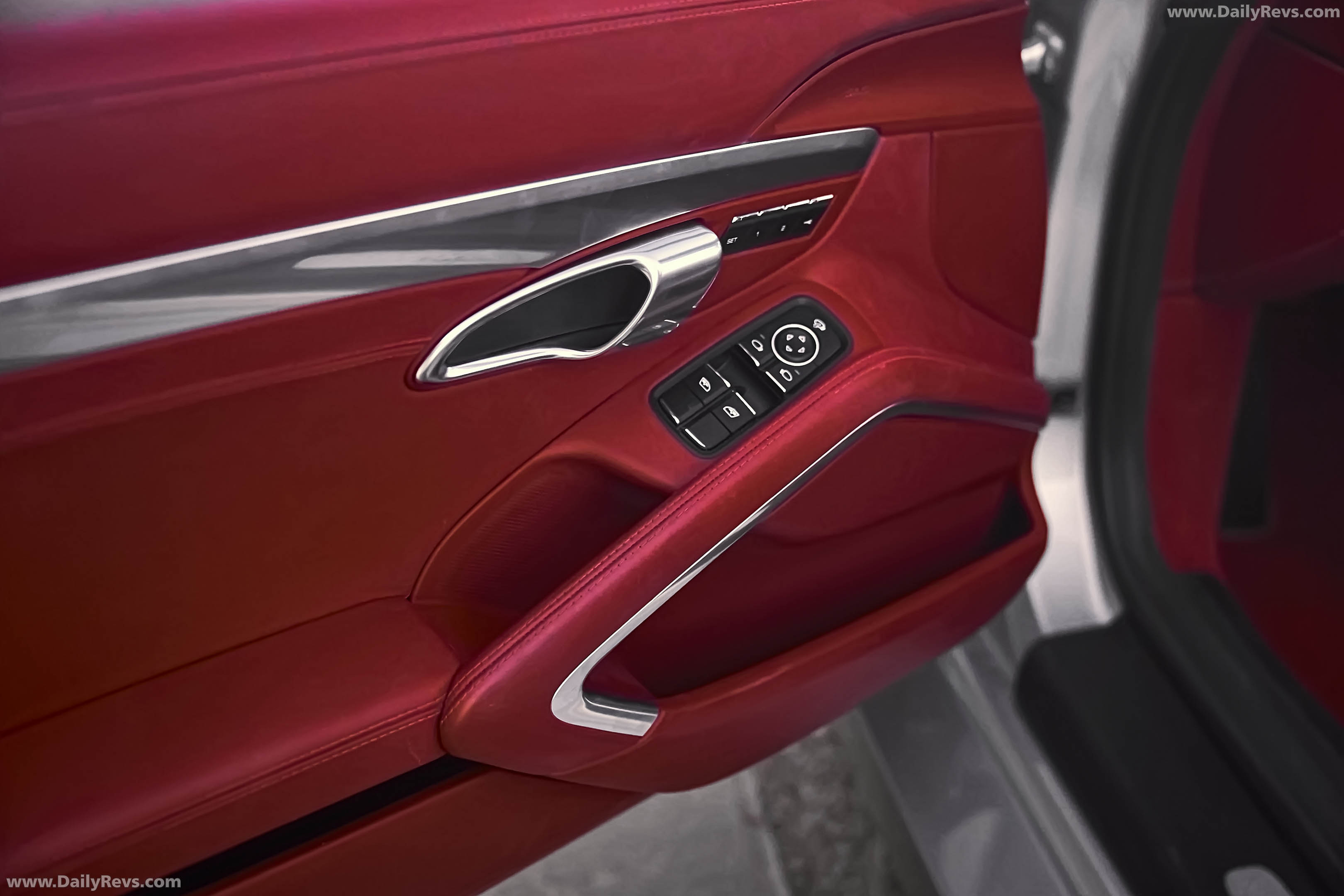 2026 Starke Speedster Gen 2 Silver Interior
