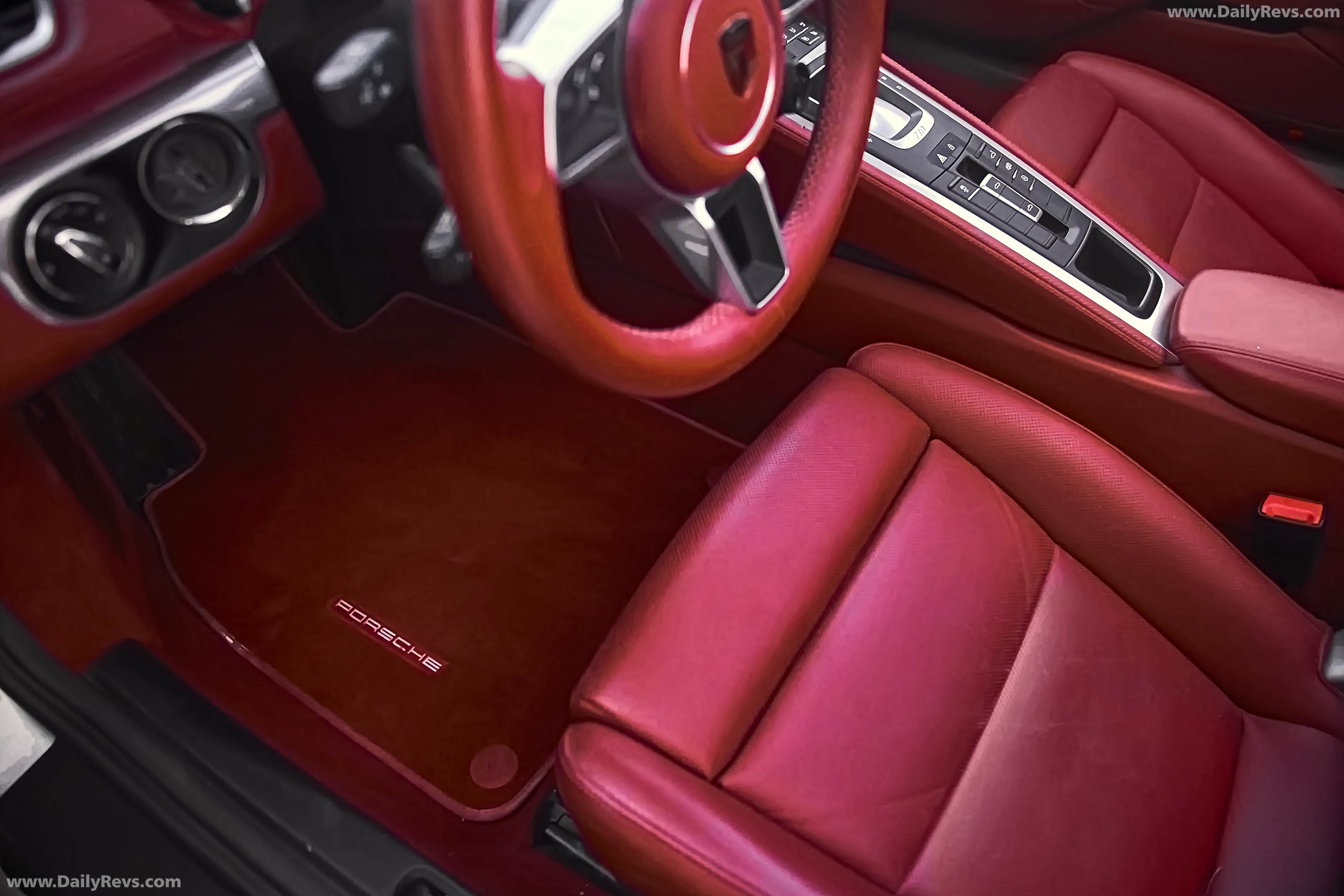 2026 Starke Speedster Gen 2 Silver Interior