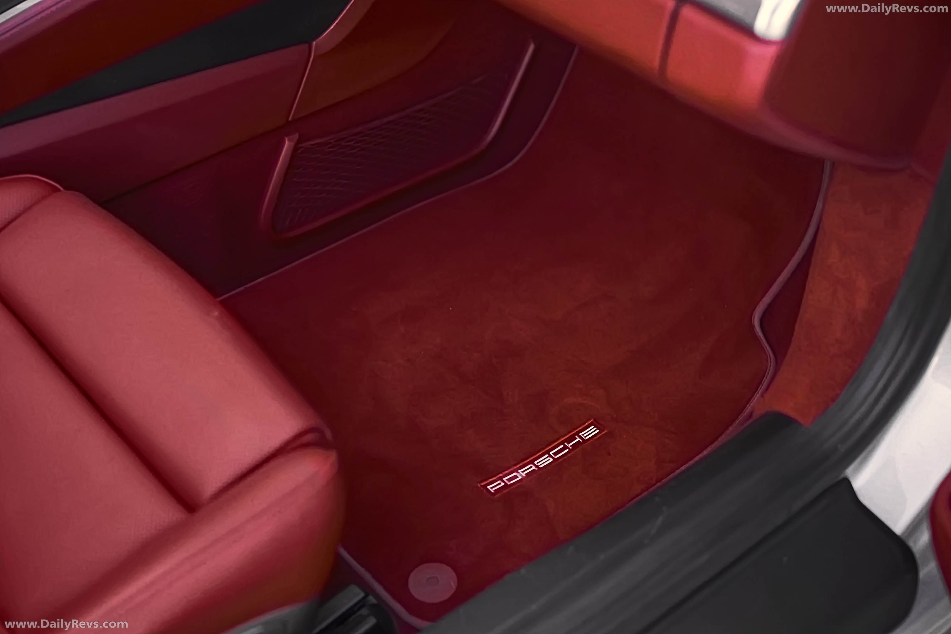 2026 Starke Speedster Gen 2 Silver Interior