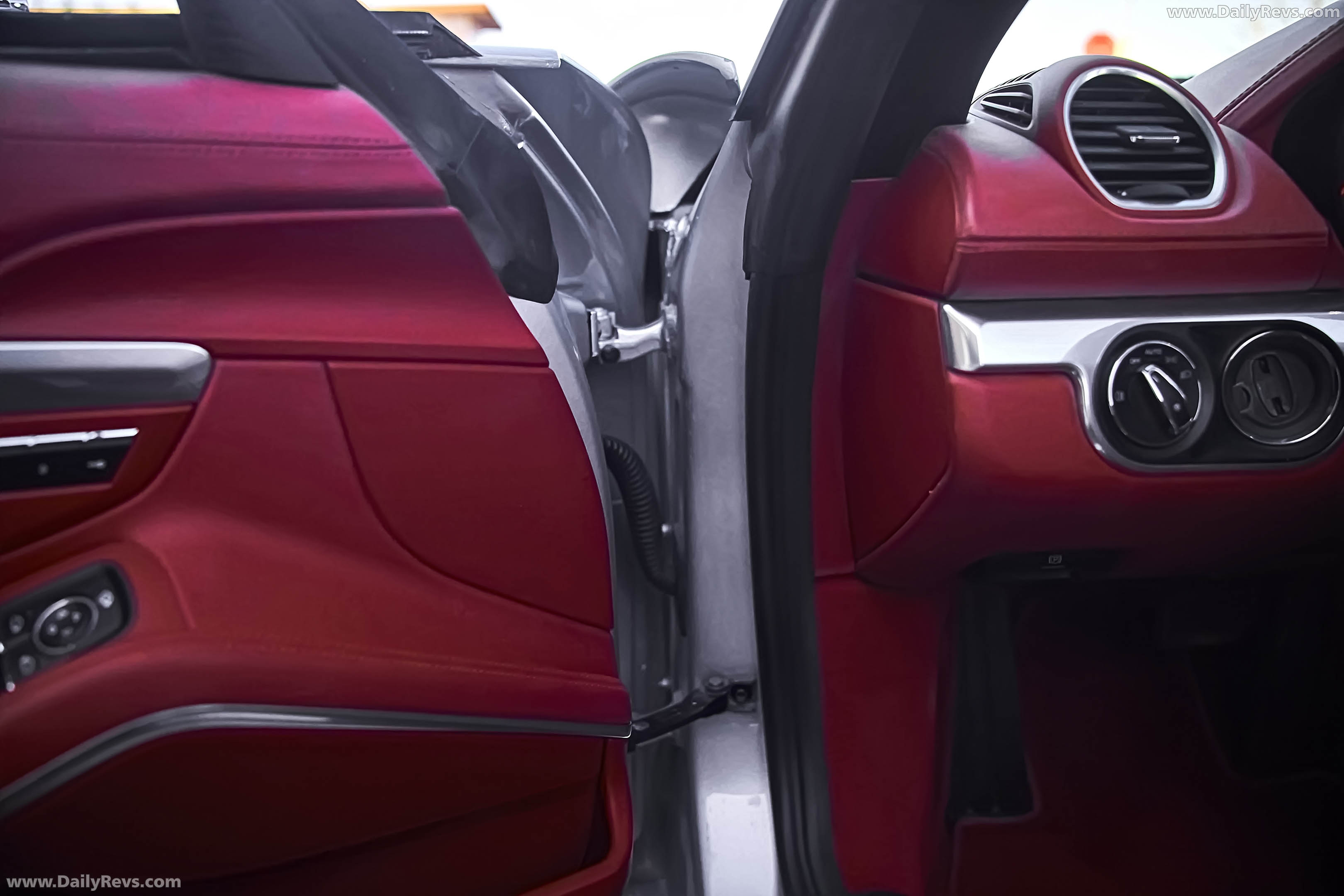 2026 Starke Speedster Gen 2 Silver Interior