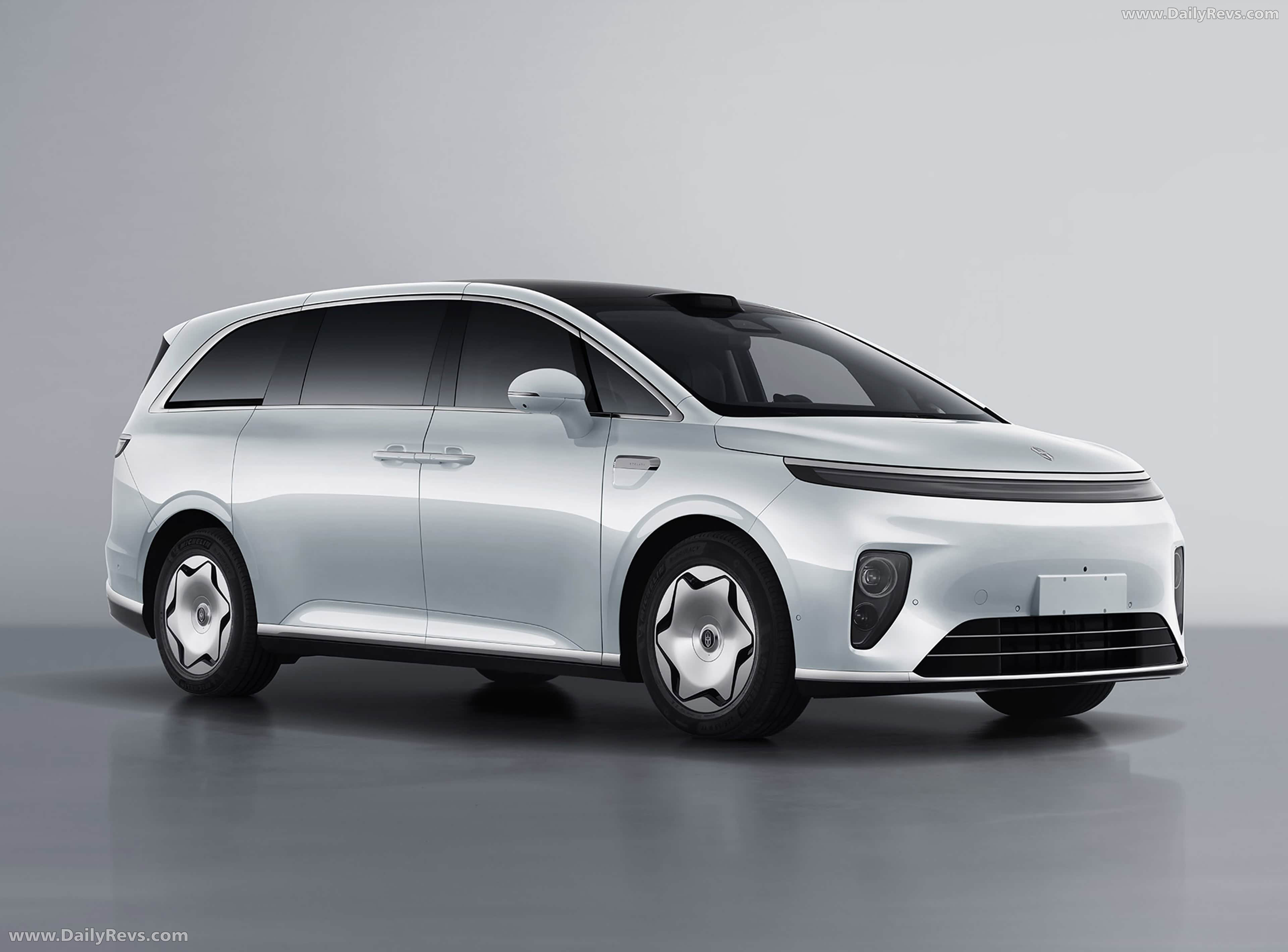 2026 Stelato V8 Front View