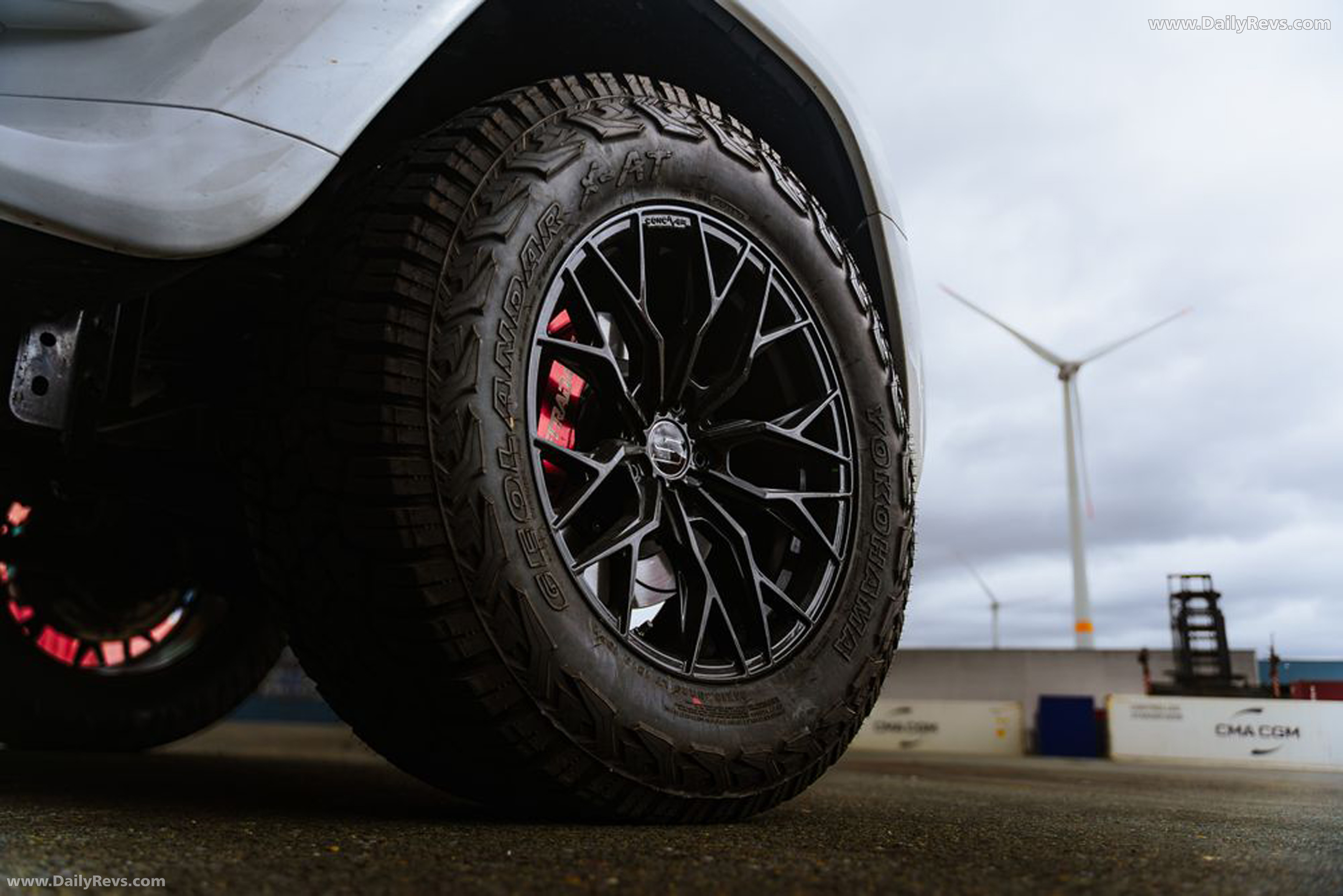 2025 Stradale Modena GTX Exterior