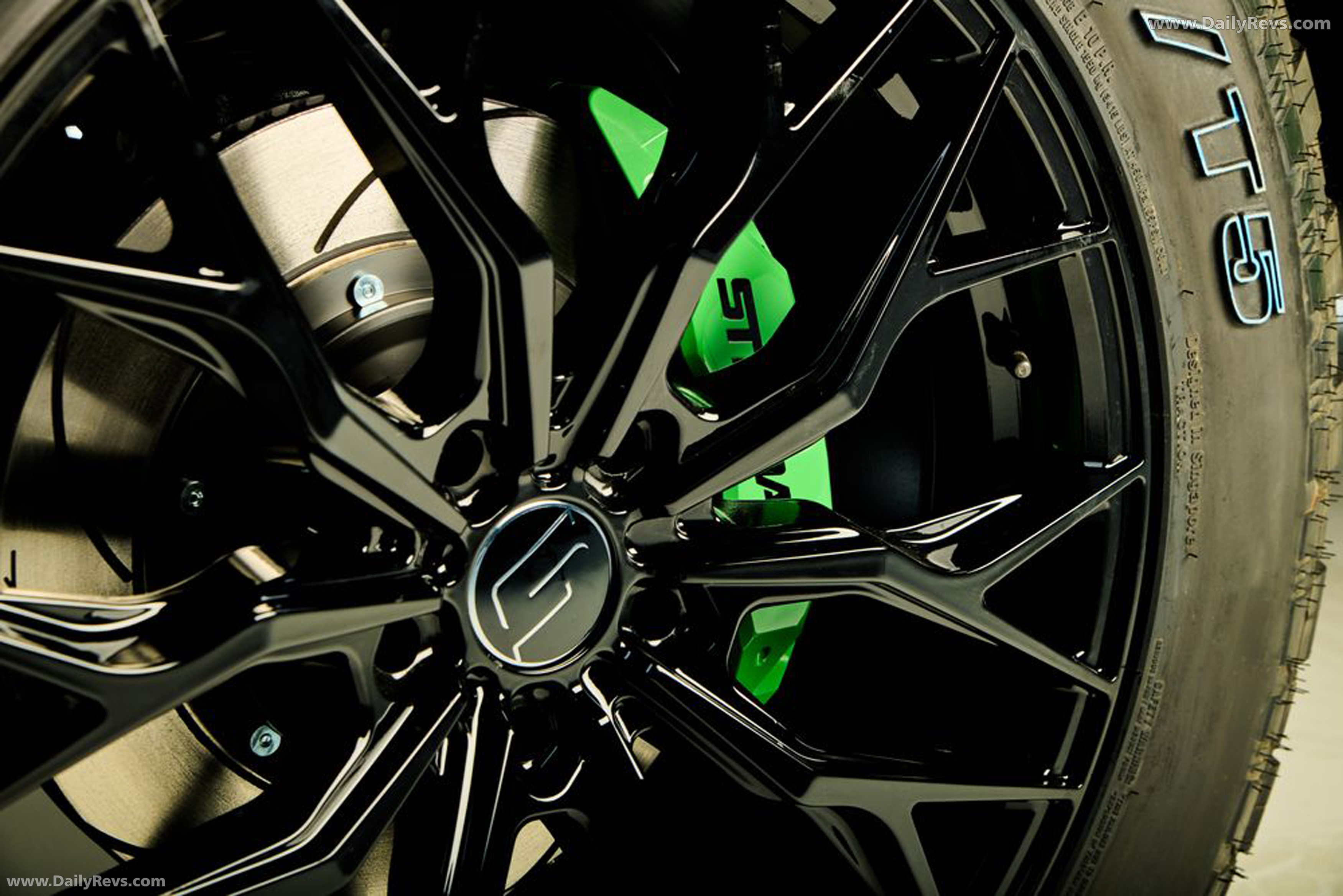 2025 Stradale Modena GTX Exterior