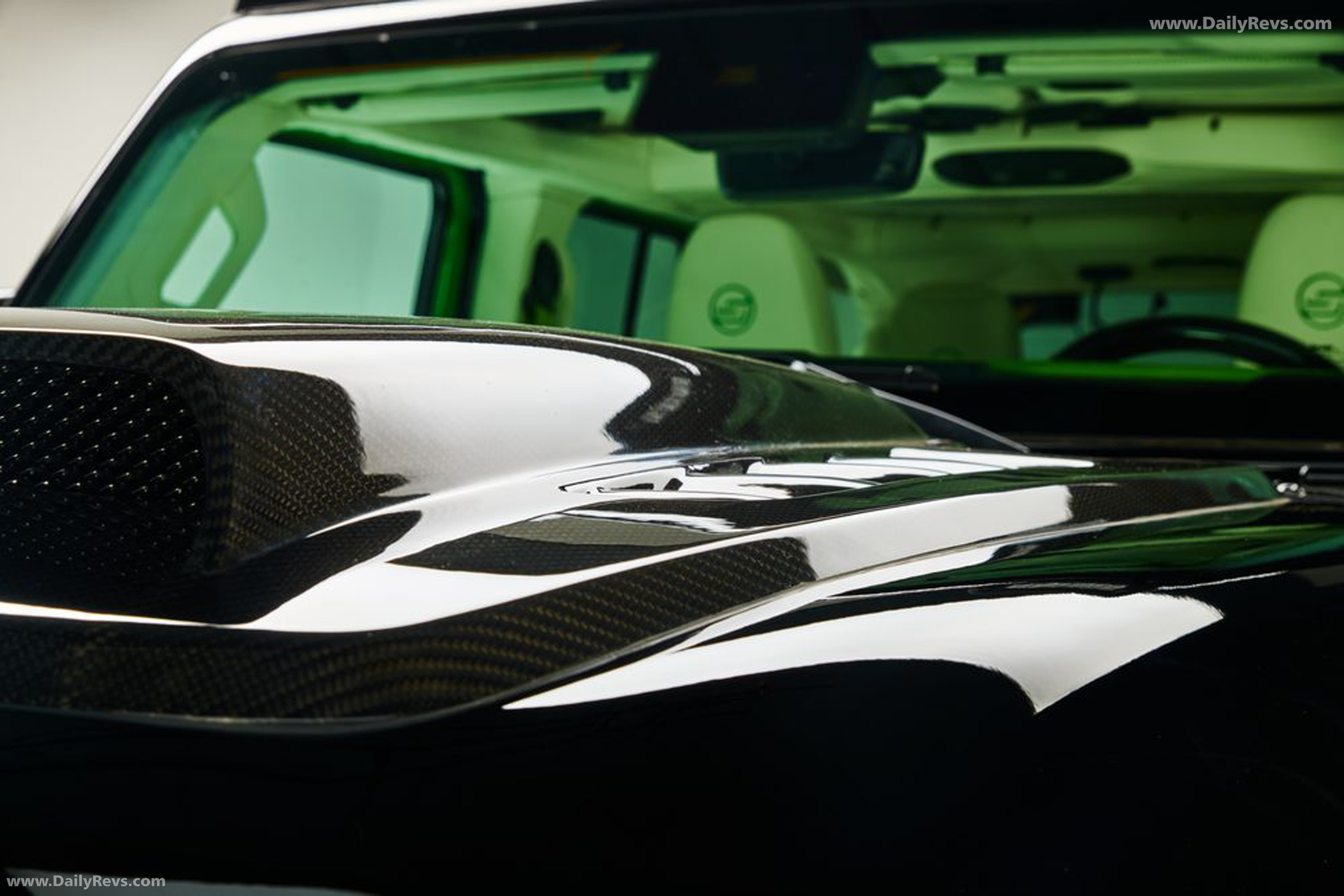 2025 Stradale Modena GTX Exterior