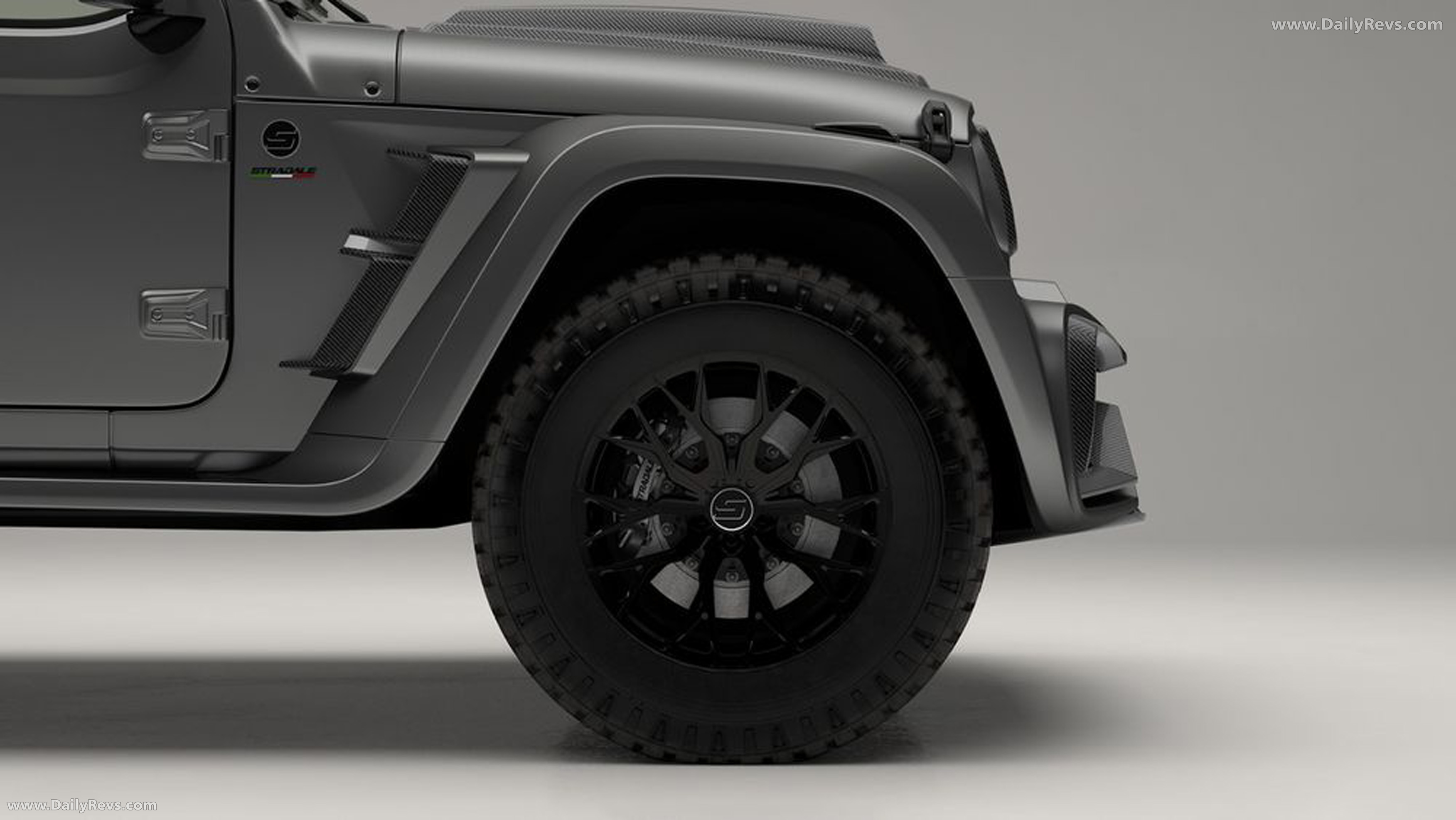 2025 Stradale Modena GTX Exterior