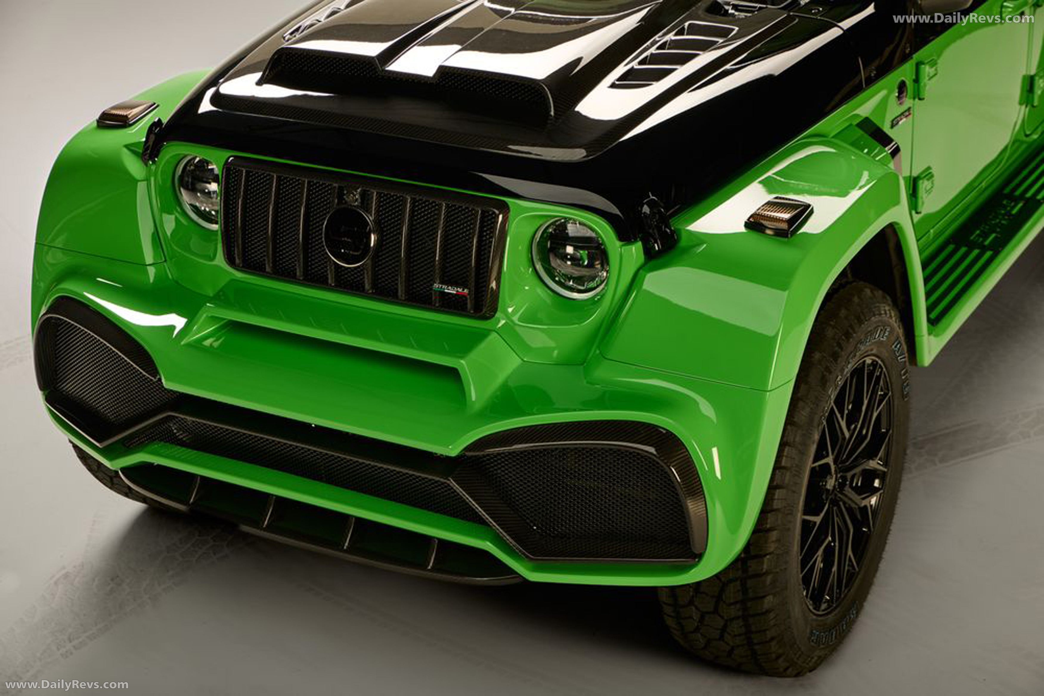 2025 Stradale Modena GTX Exterior