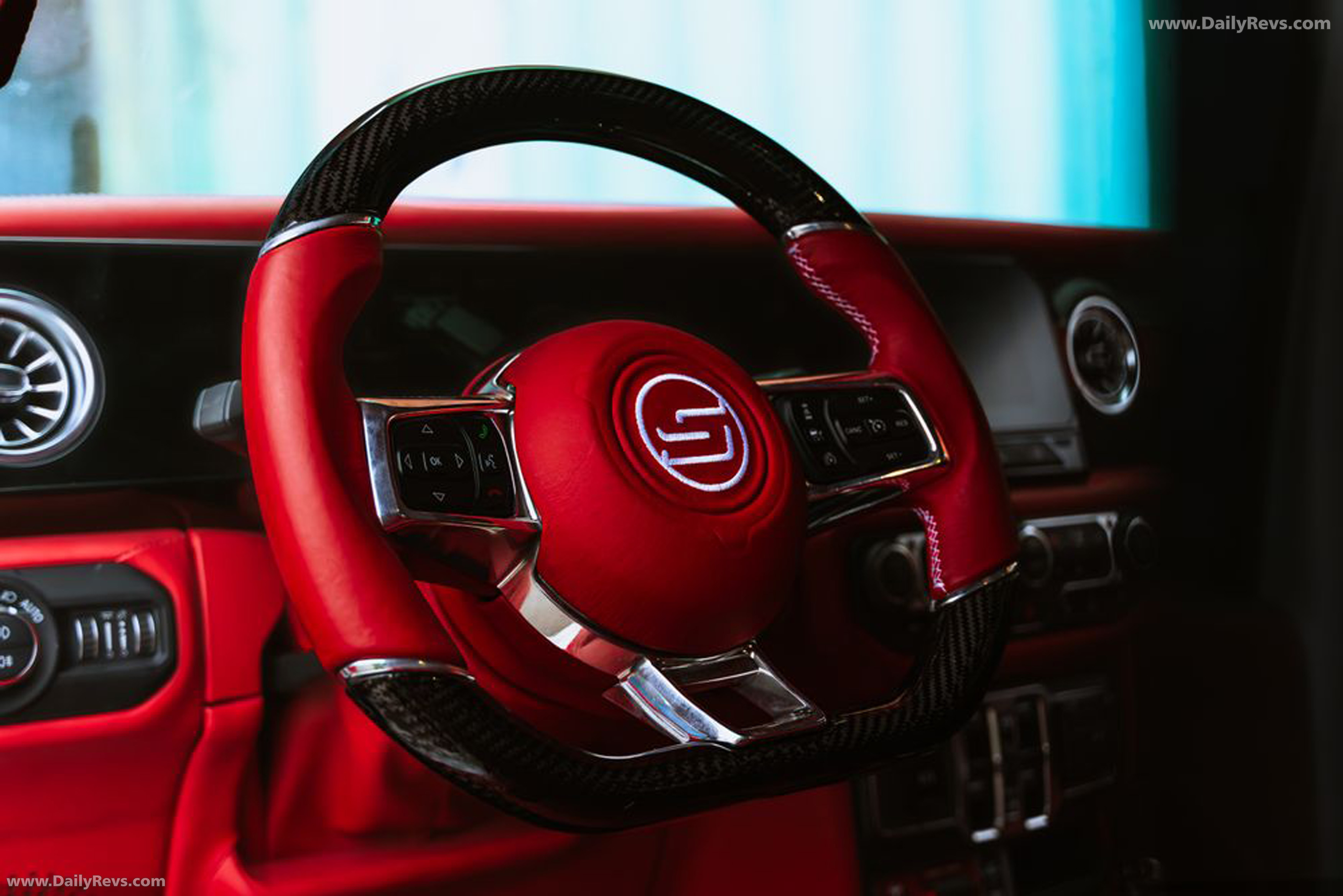 2025 Stradale Modena GTX Interior