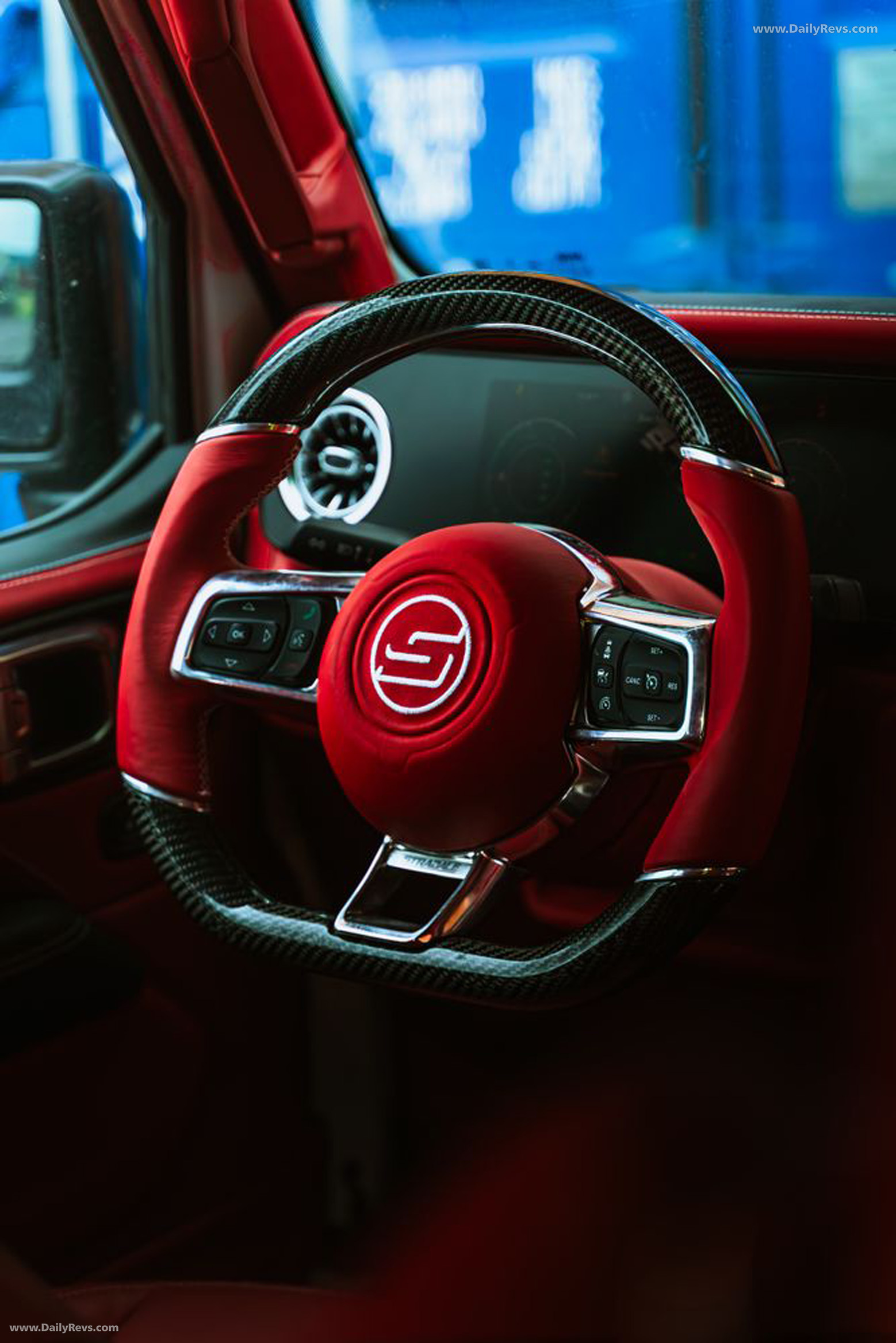 2025 Stradale Modena GTX Interior