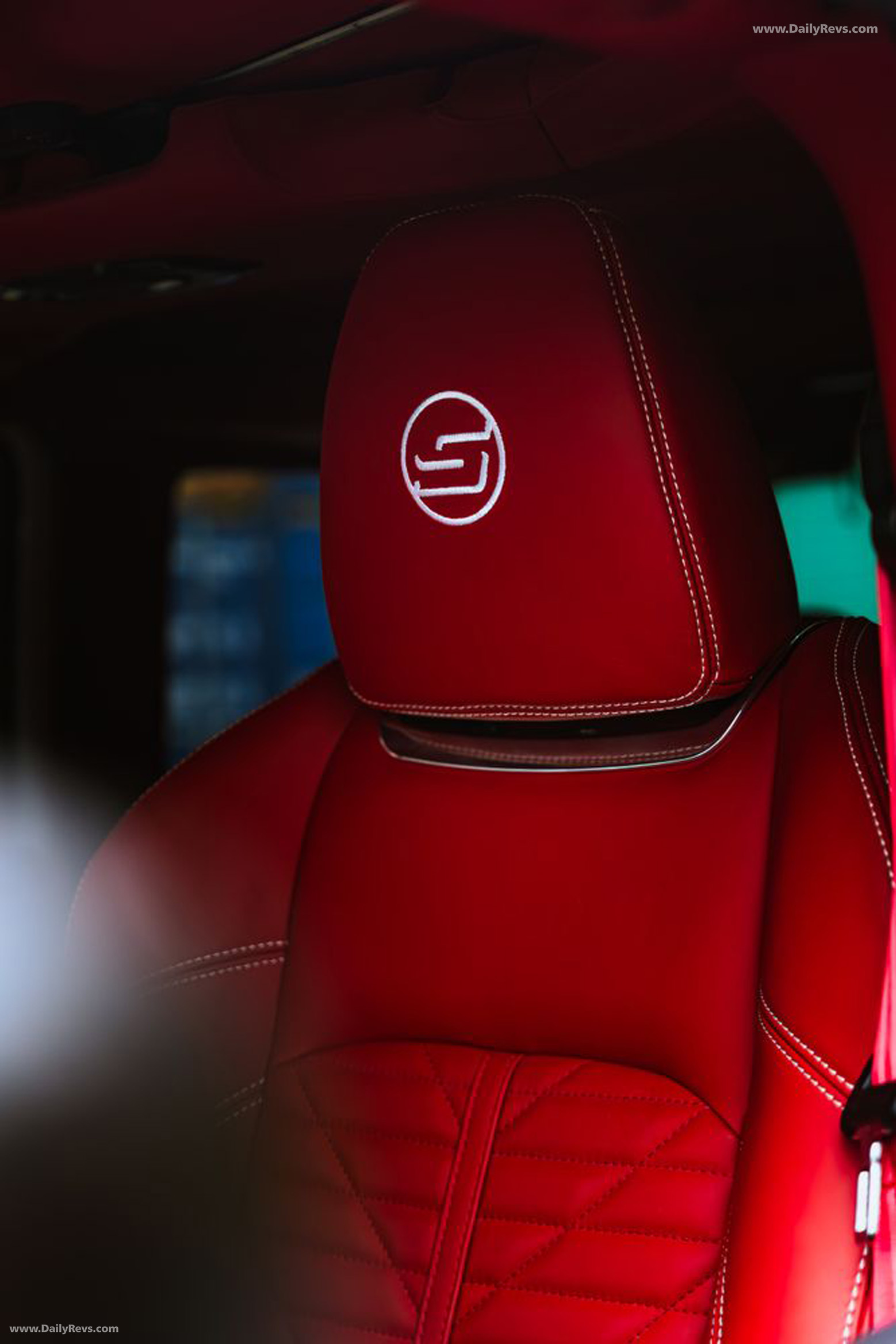 2025 Stradale Modena GTX Interior