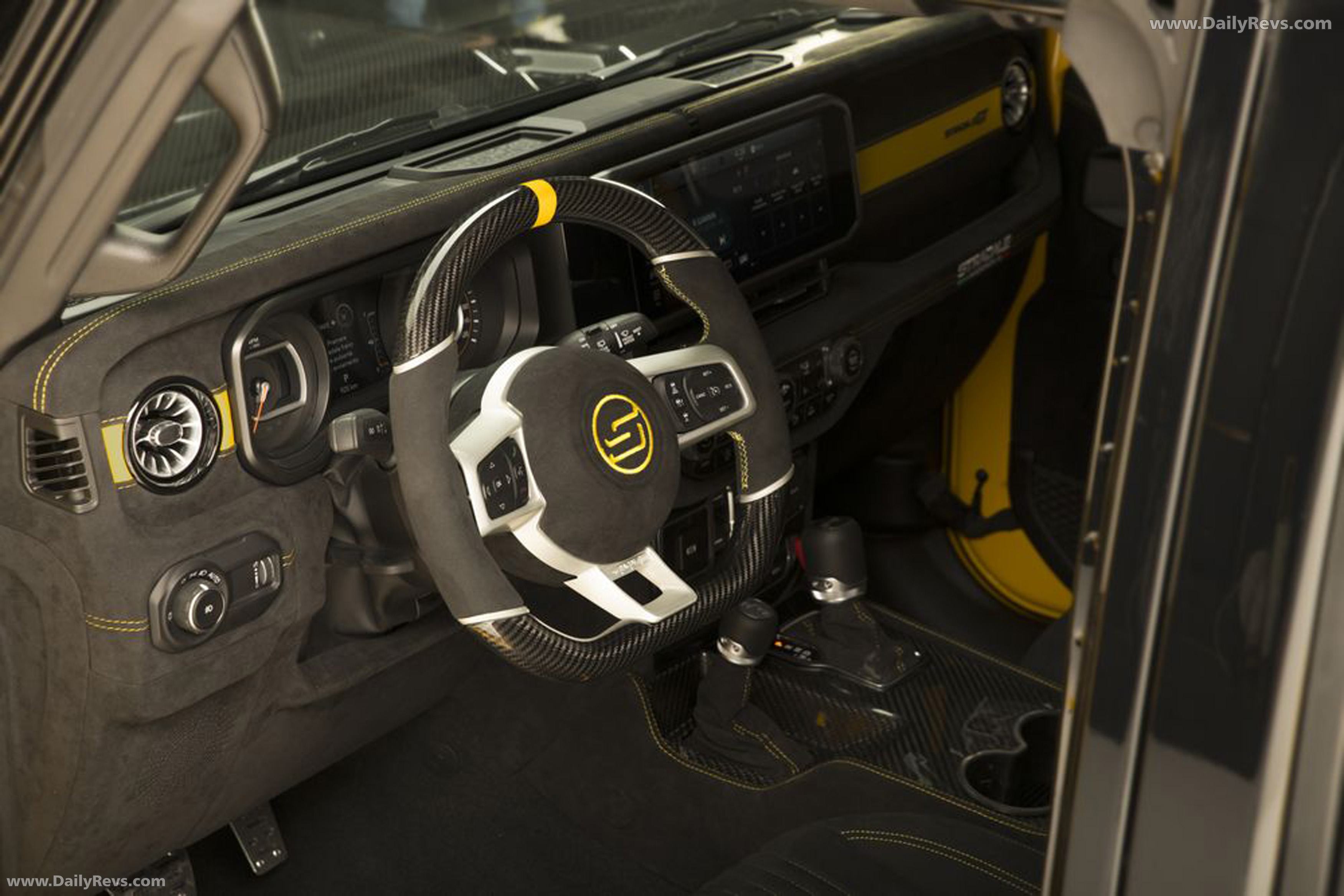 2025 Stradale Modena GTX Interior