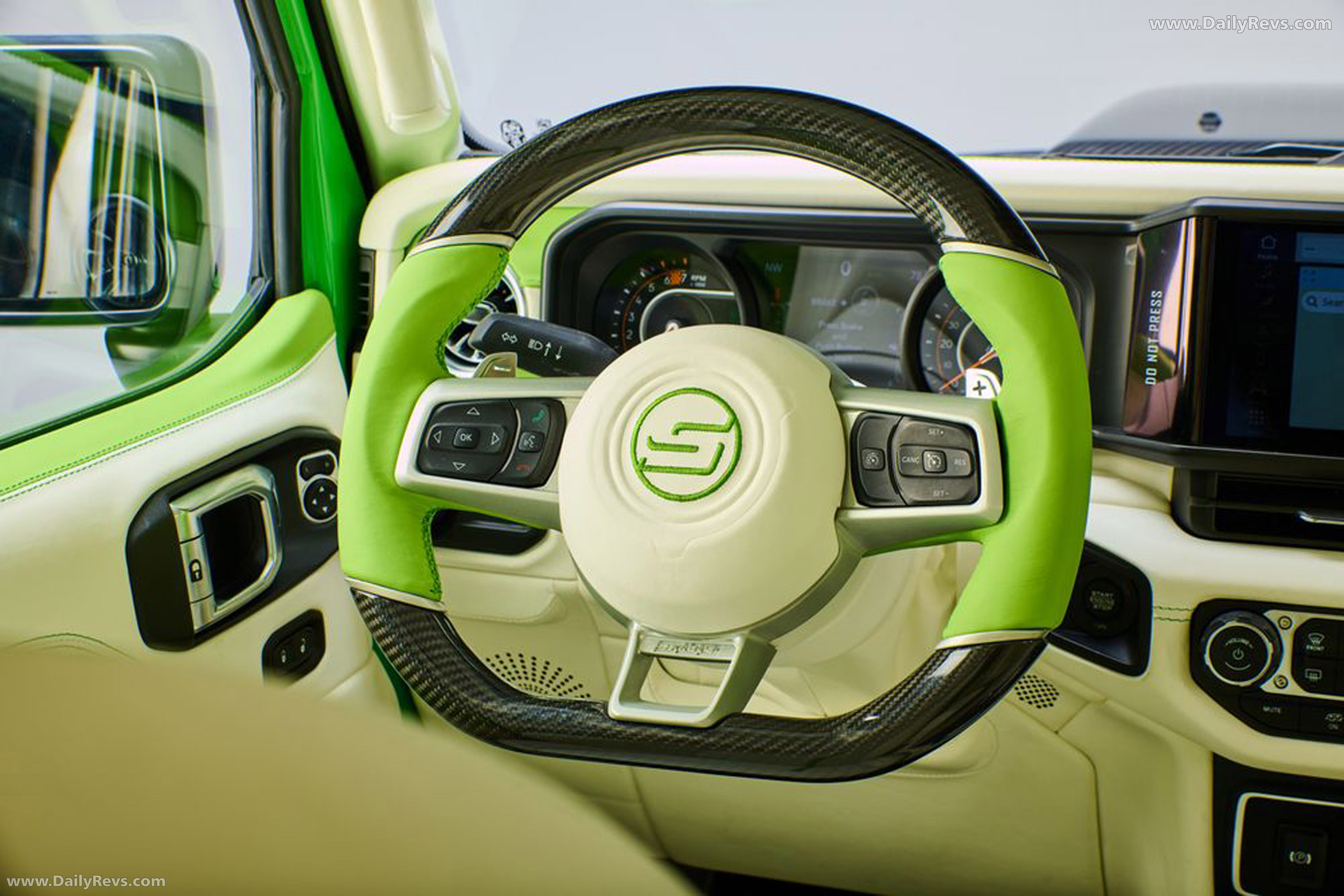2025 Stradale Modena GTX Interior