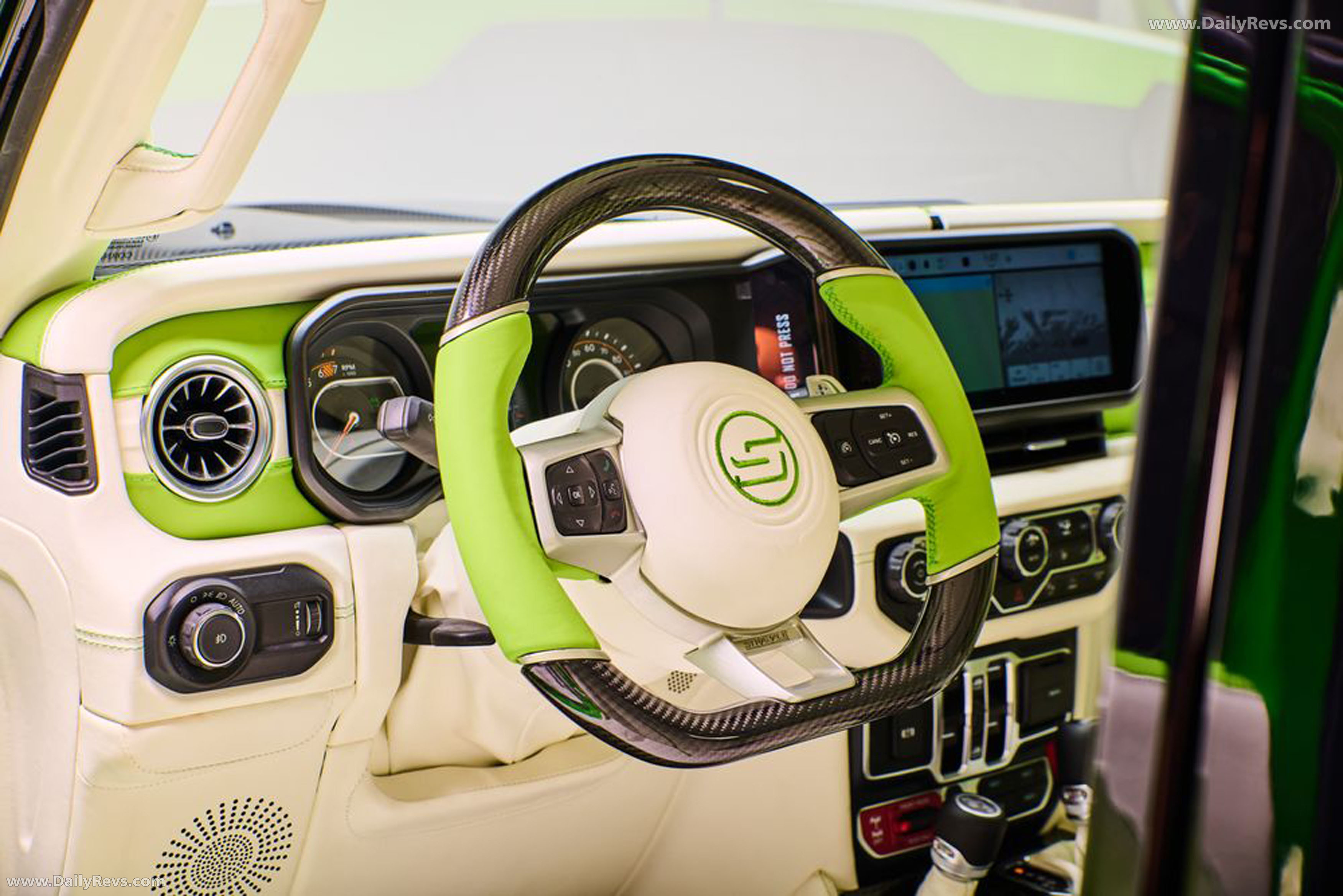 2025 Stradale Modena GTX Interior
