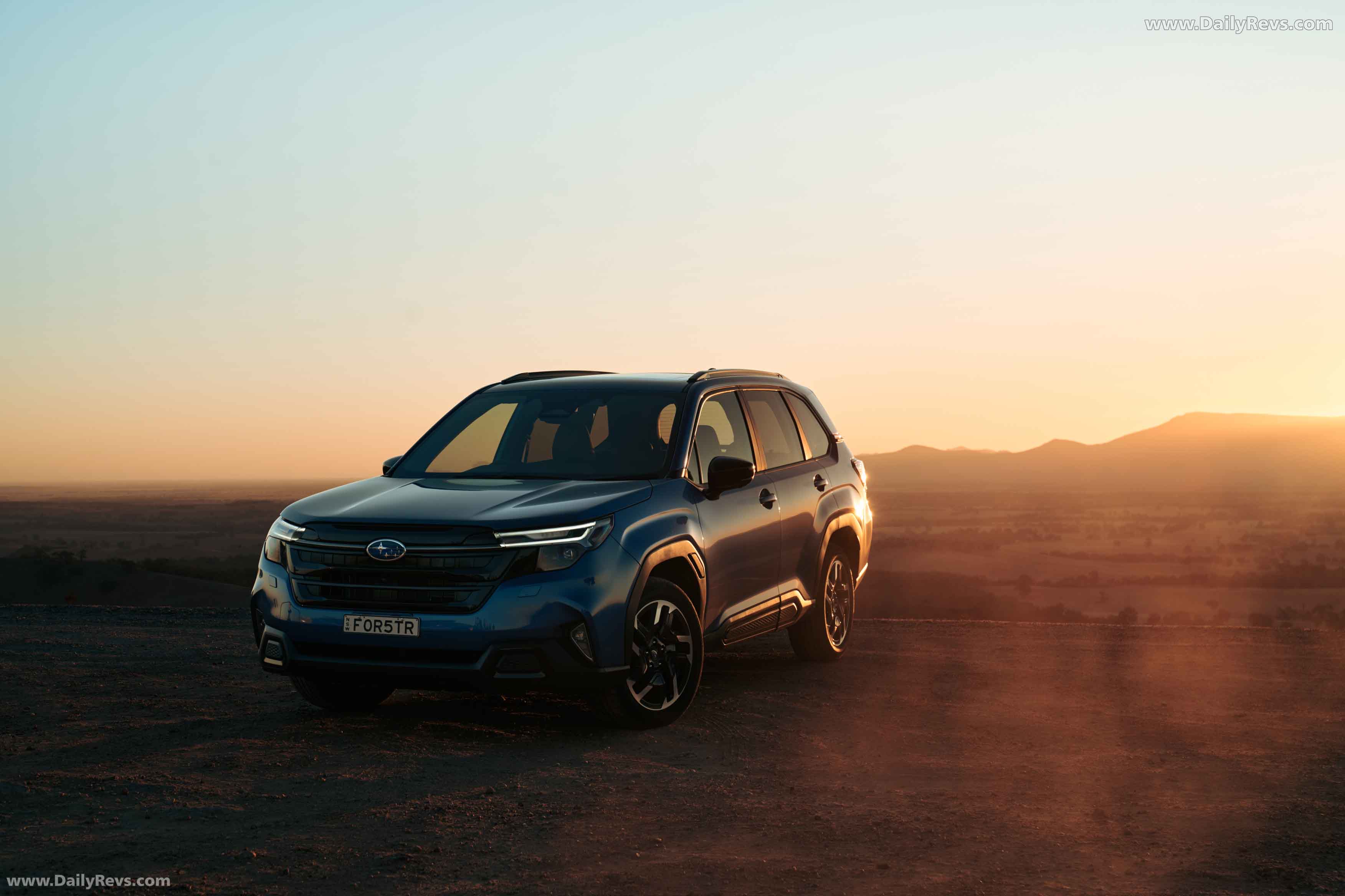 2025 Subaru Forester AWD Touring Australian Version Front View
