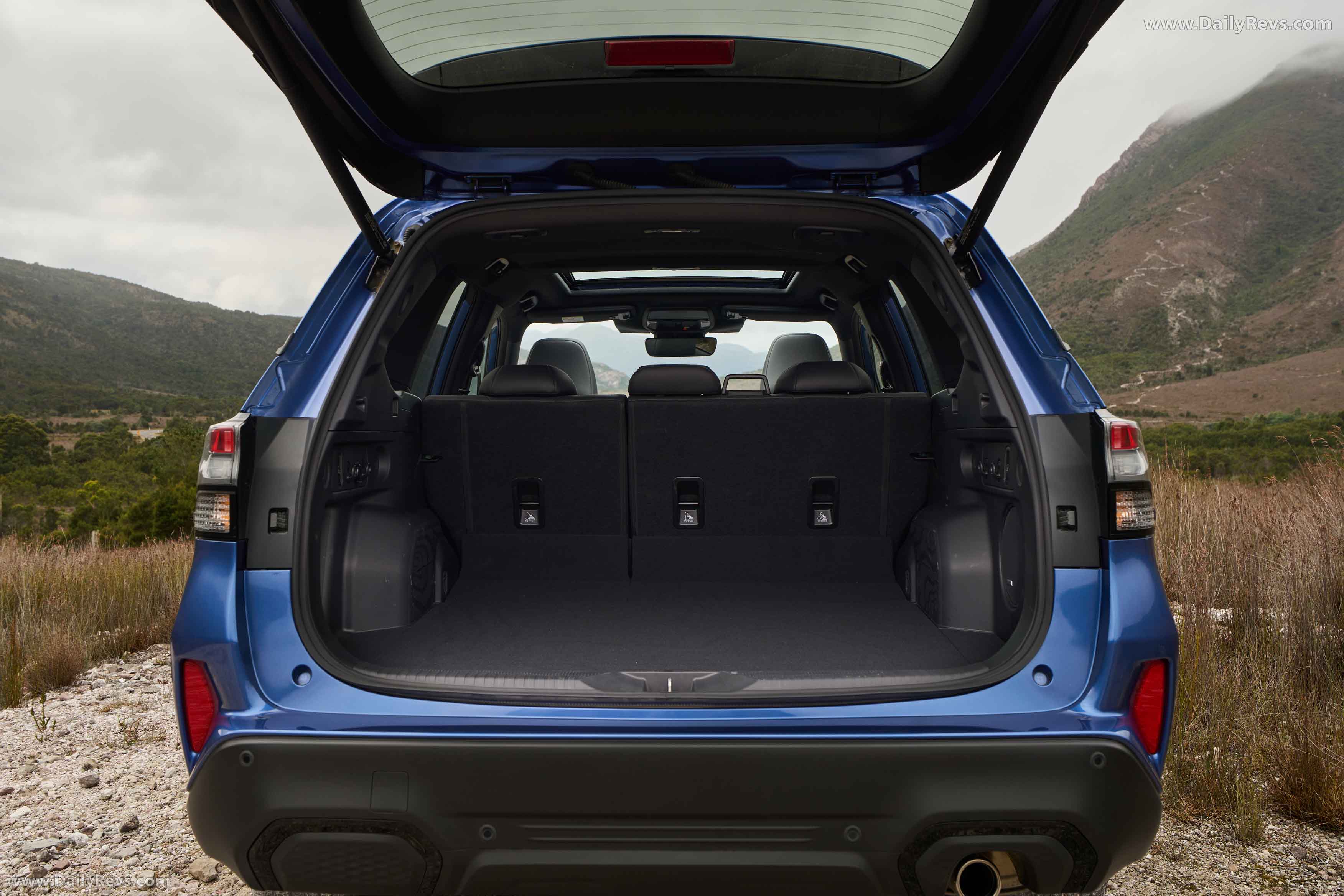 2025 Subaru Forester AWD Touring Australian Version Interior