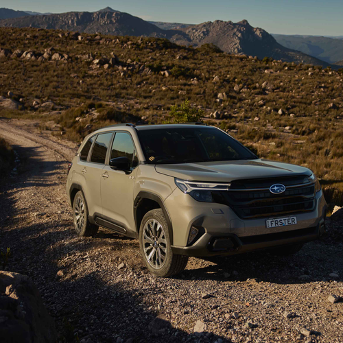2025 Subaru Forester AWD Hybrid Touring Australian Version Front View