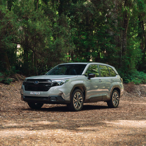 2025 Subaru Forester AWD Hybrid Touring Australian Version Front View