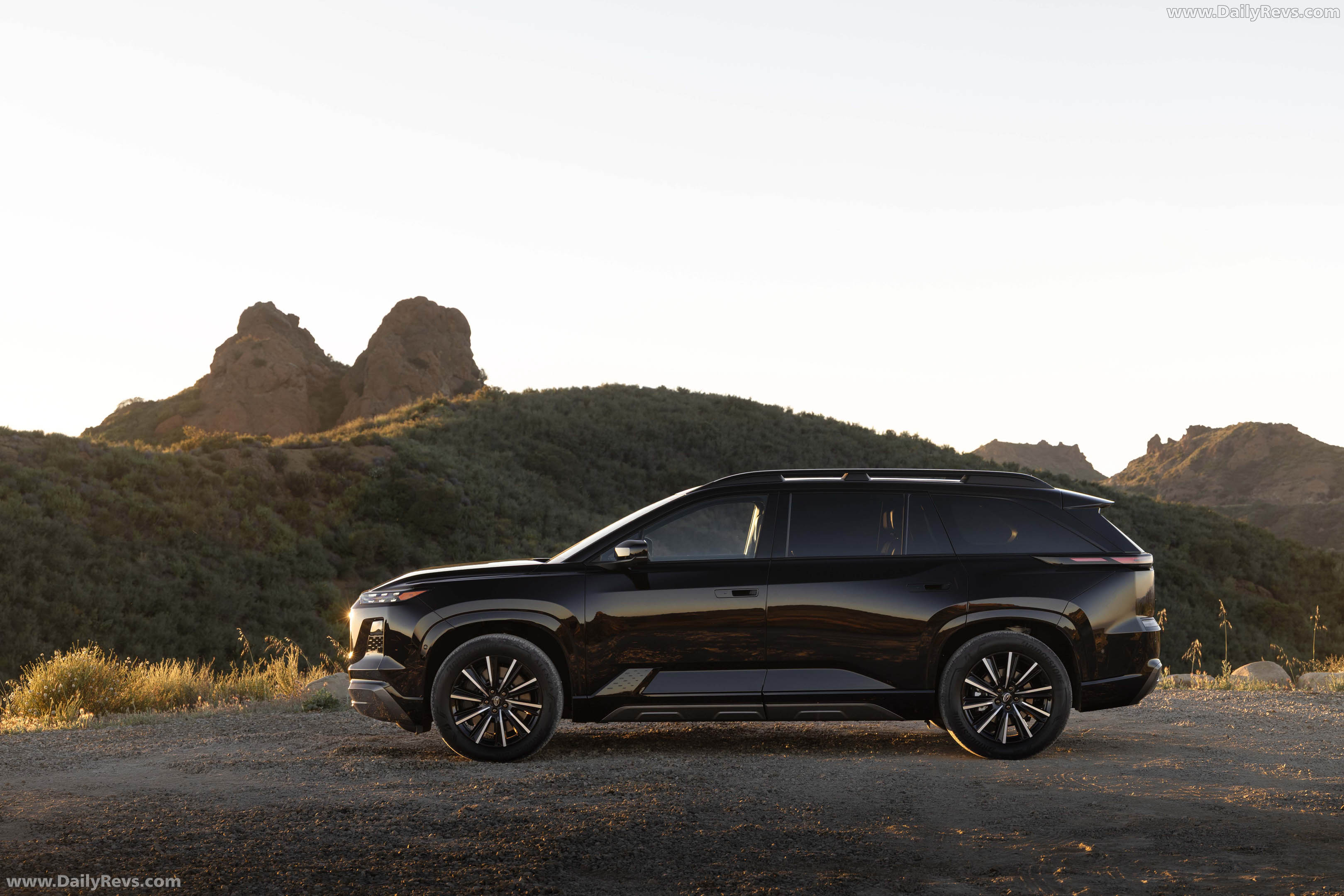 2027 Subaru Getaway Side View