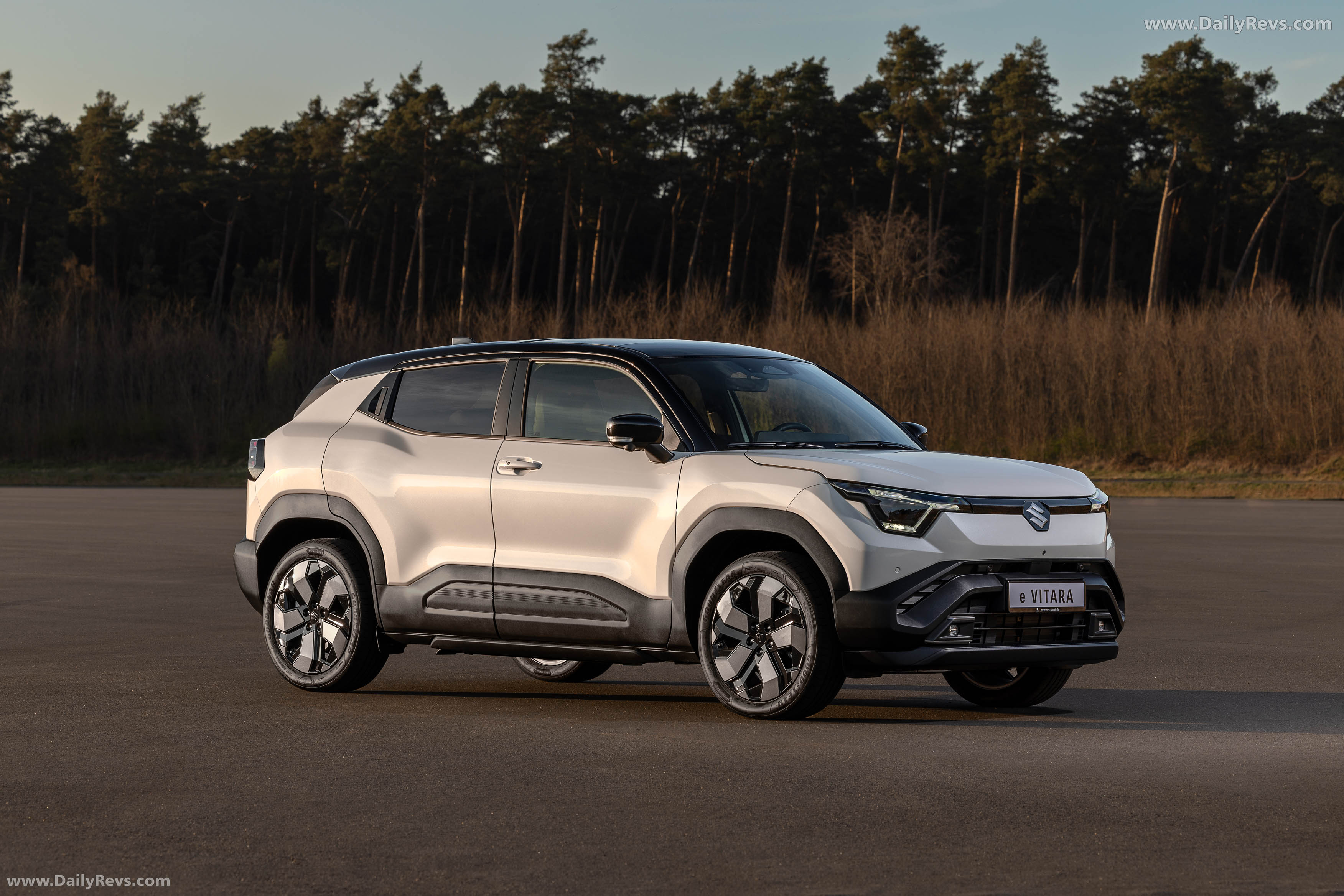 2025 Suzuki e-VITARA ICHI Edition Front View