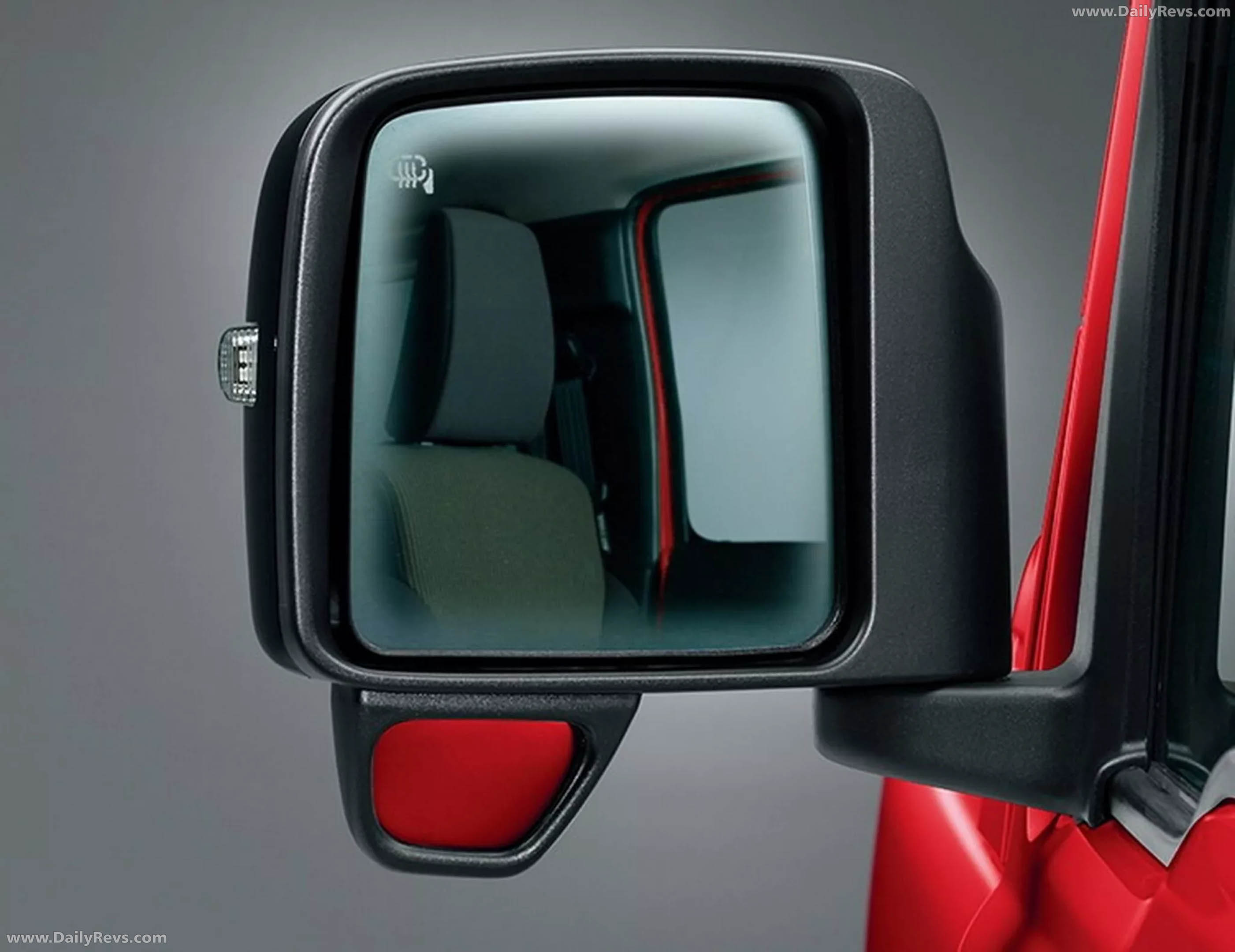 2026 Suzuki Jimny Nomade Exterior