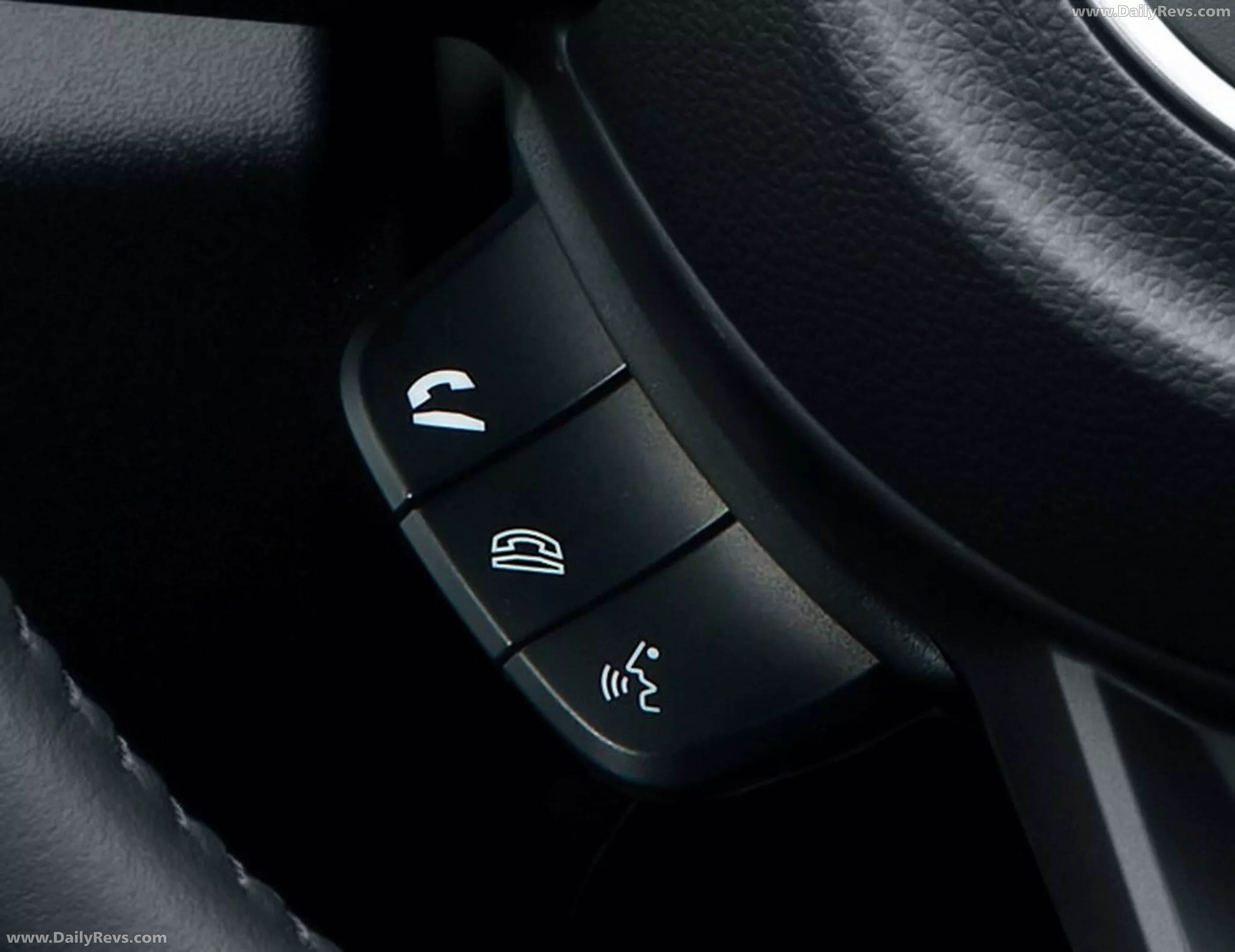 2026 Suzuki Jimny Nomade Interior