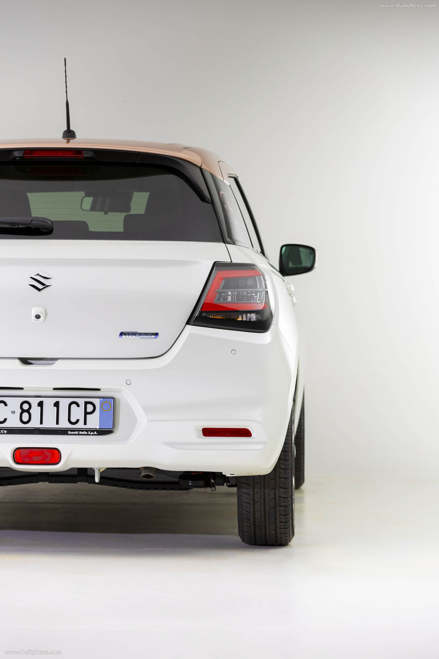 2026 Suzuki Swift Hybrid Sakura Exterior