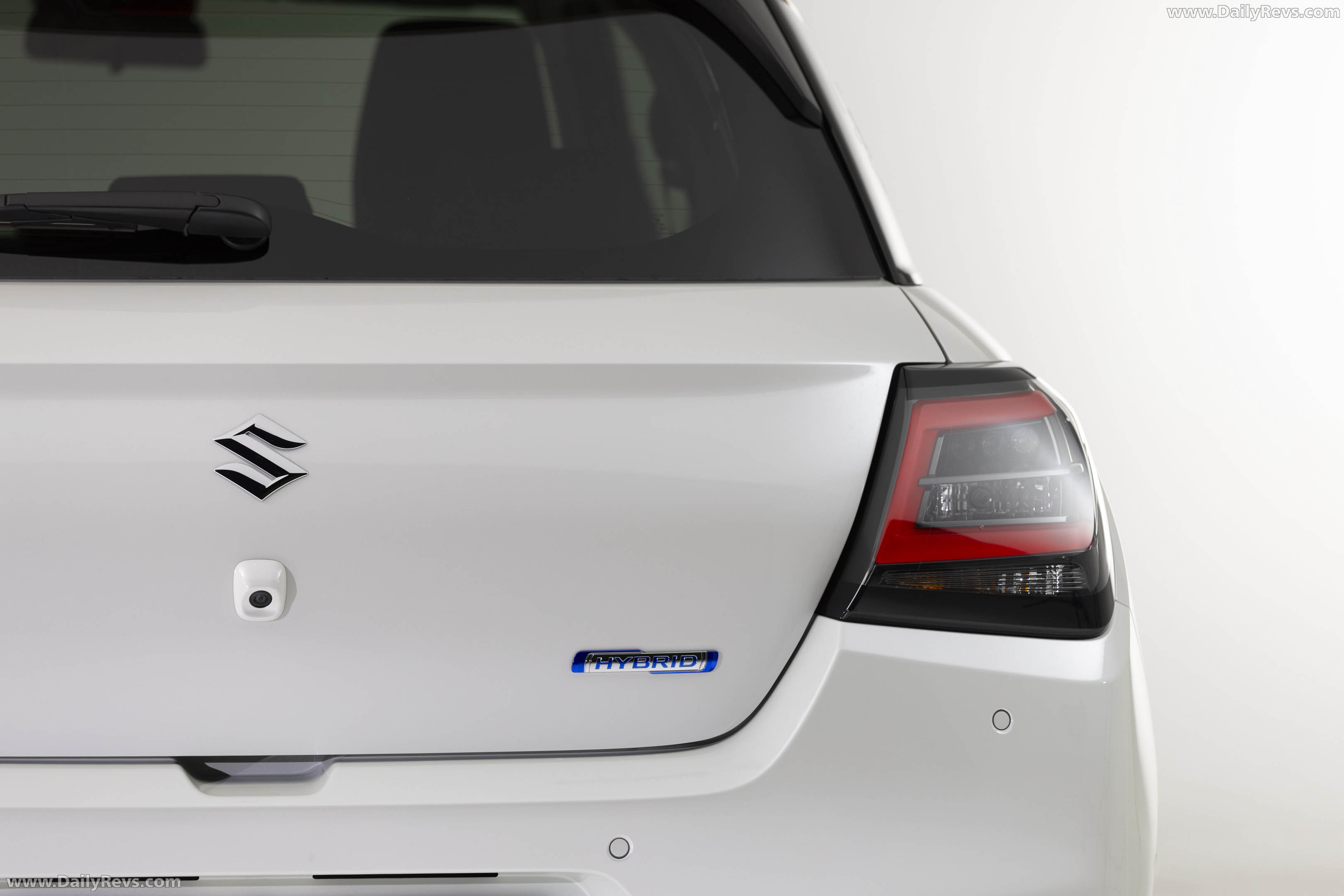 2026 Suzuki Swift Hybrid Sakura Exterior