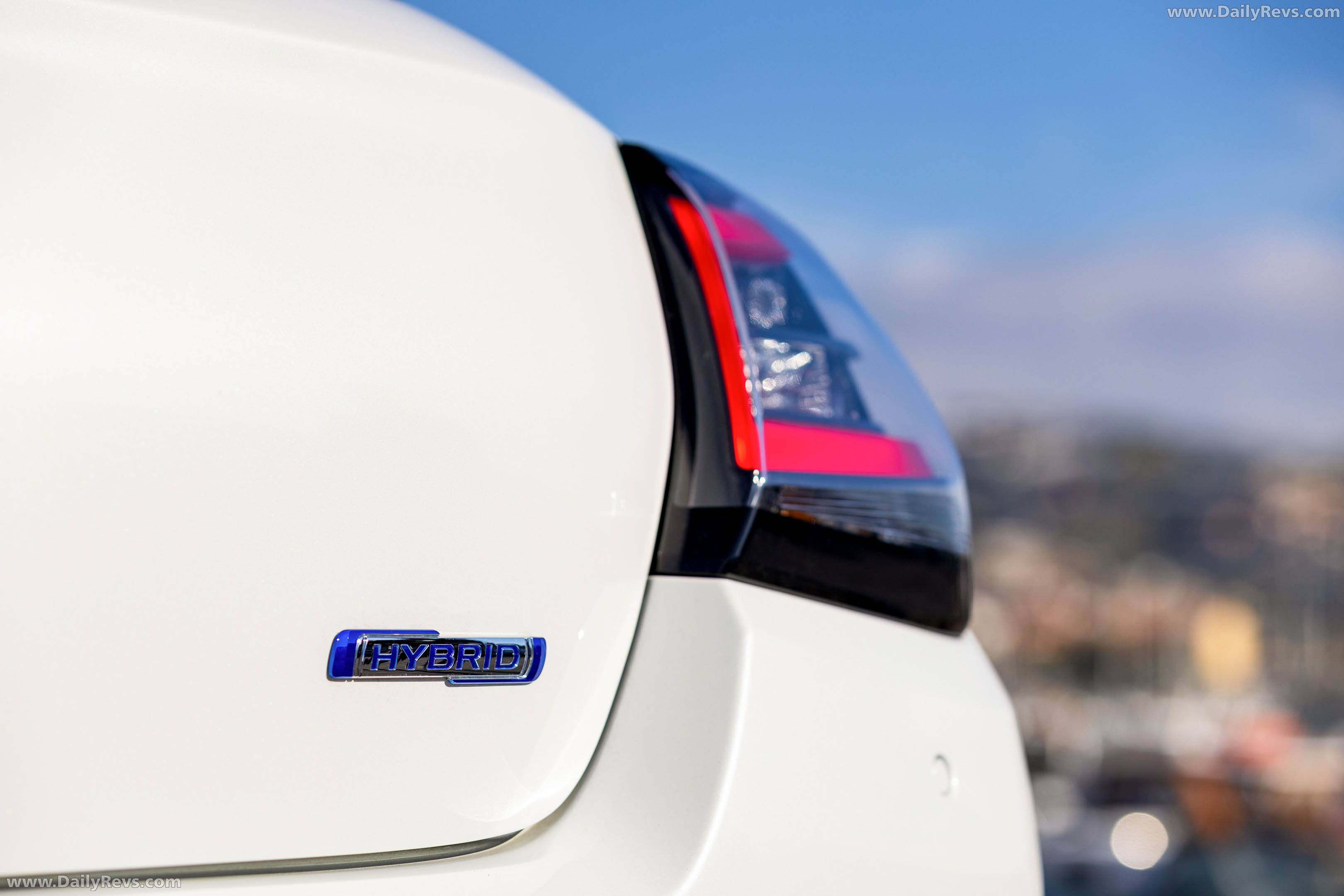 2026 Suzuki Swift Hybrid Sakura Exterior