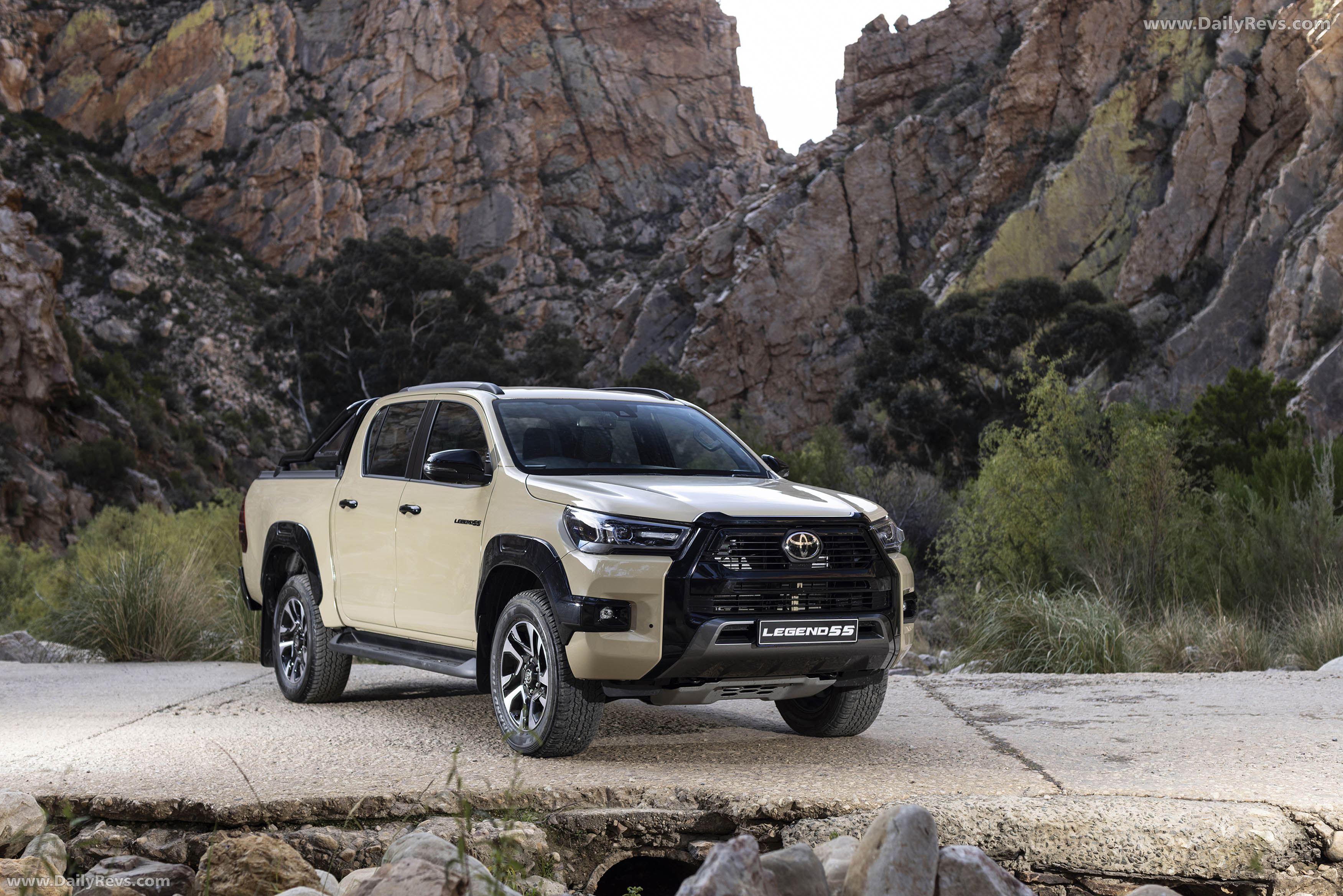 2026 Toyota Hilux Legend 55 Front View