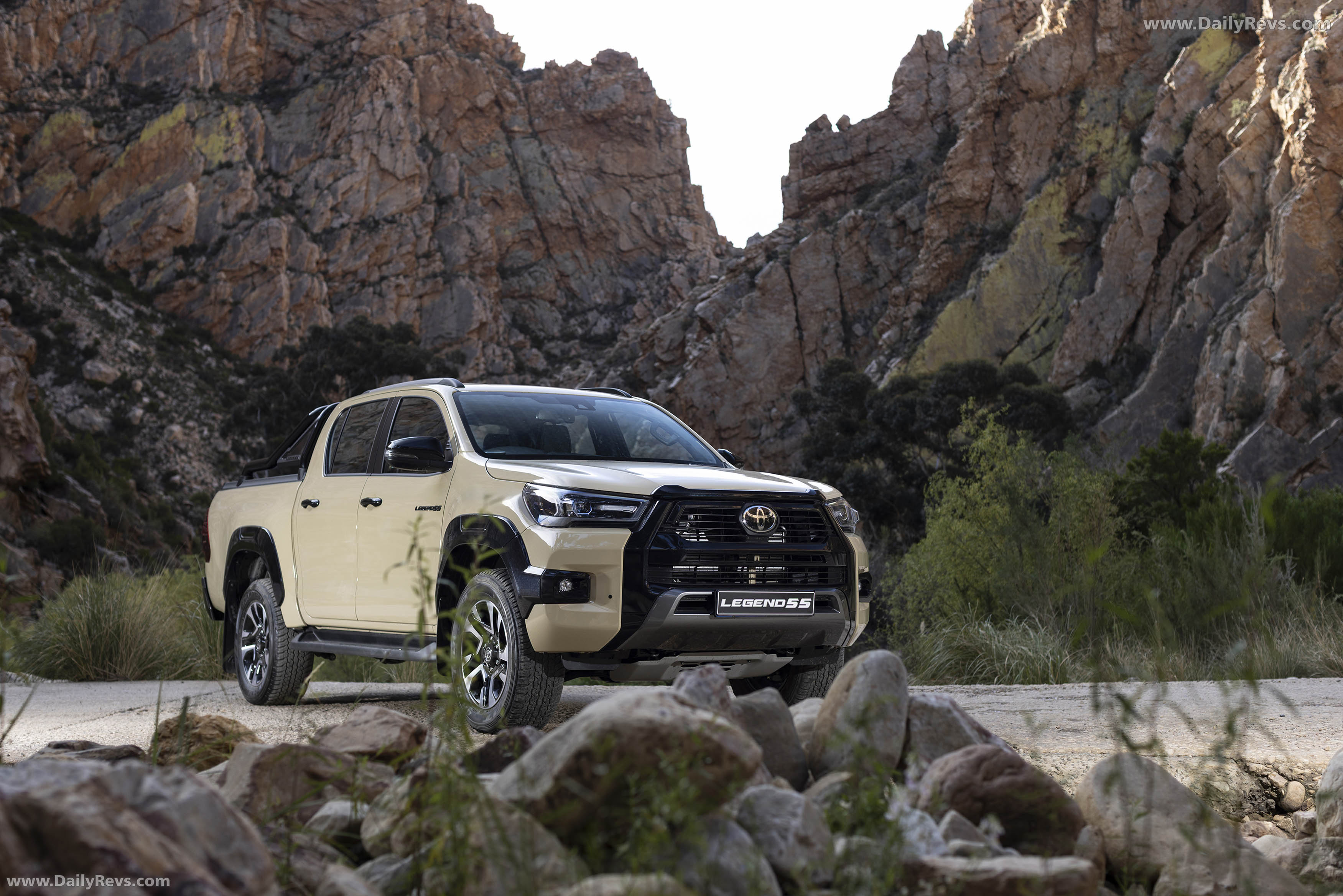 2026 Toyota Hilux Legend 55 Front View