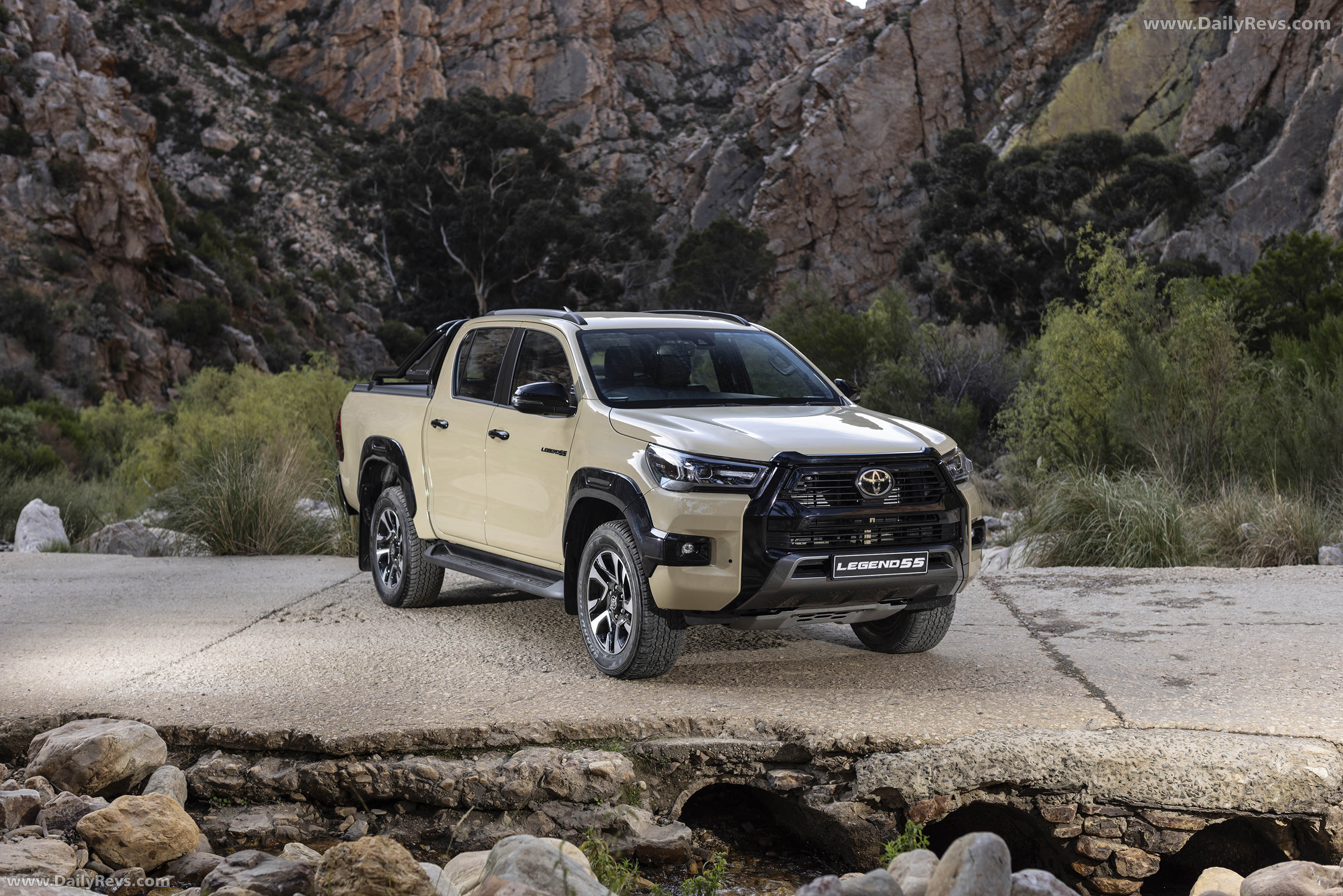 2026 Toyota Hilux Legend 55 Front View
