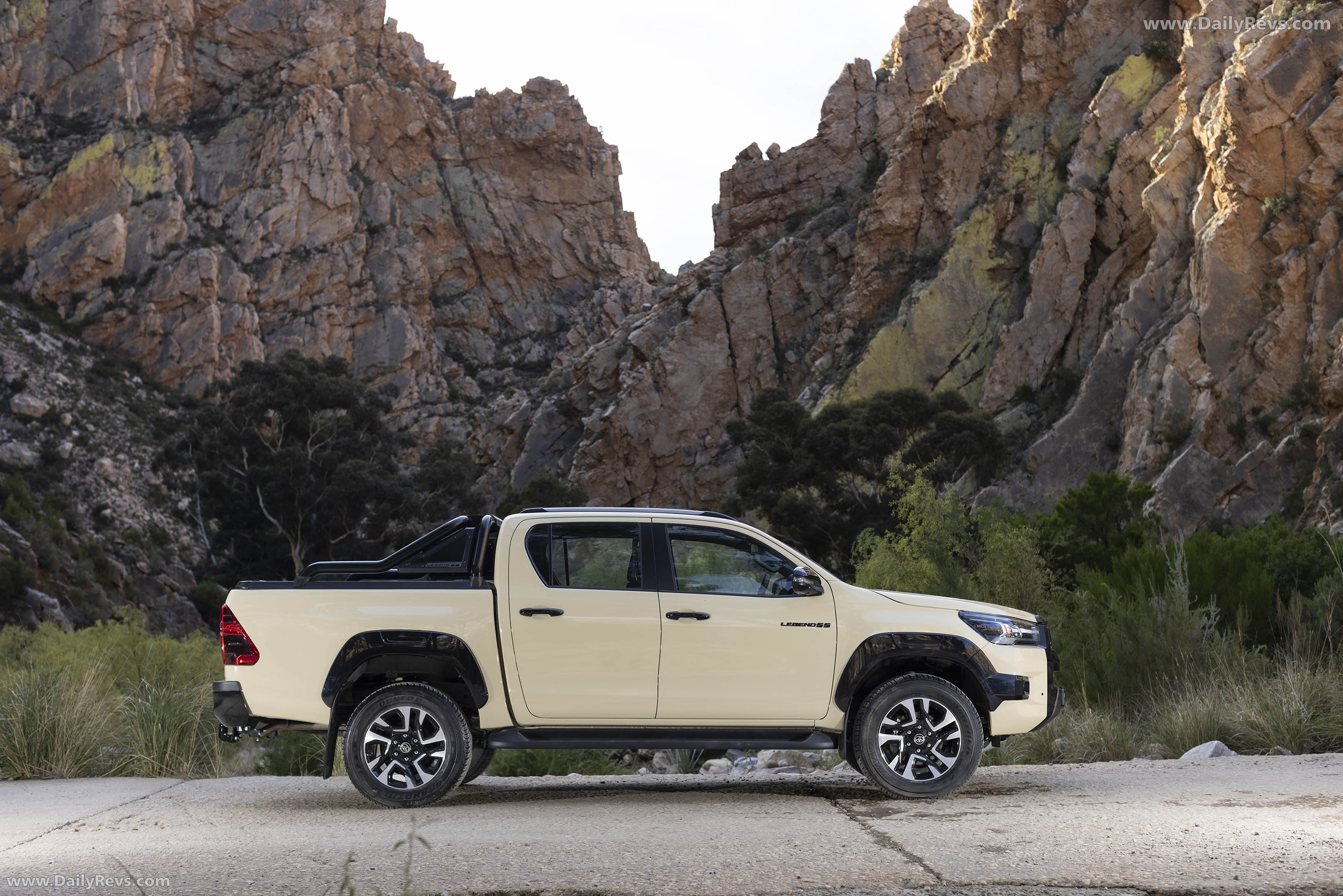 2026 Toyota Hilux Legend 55 Side View