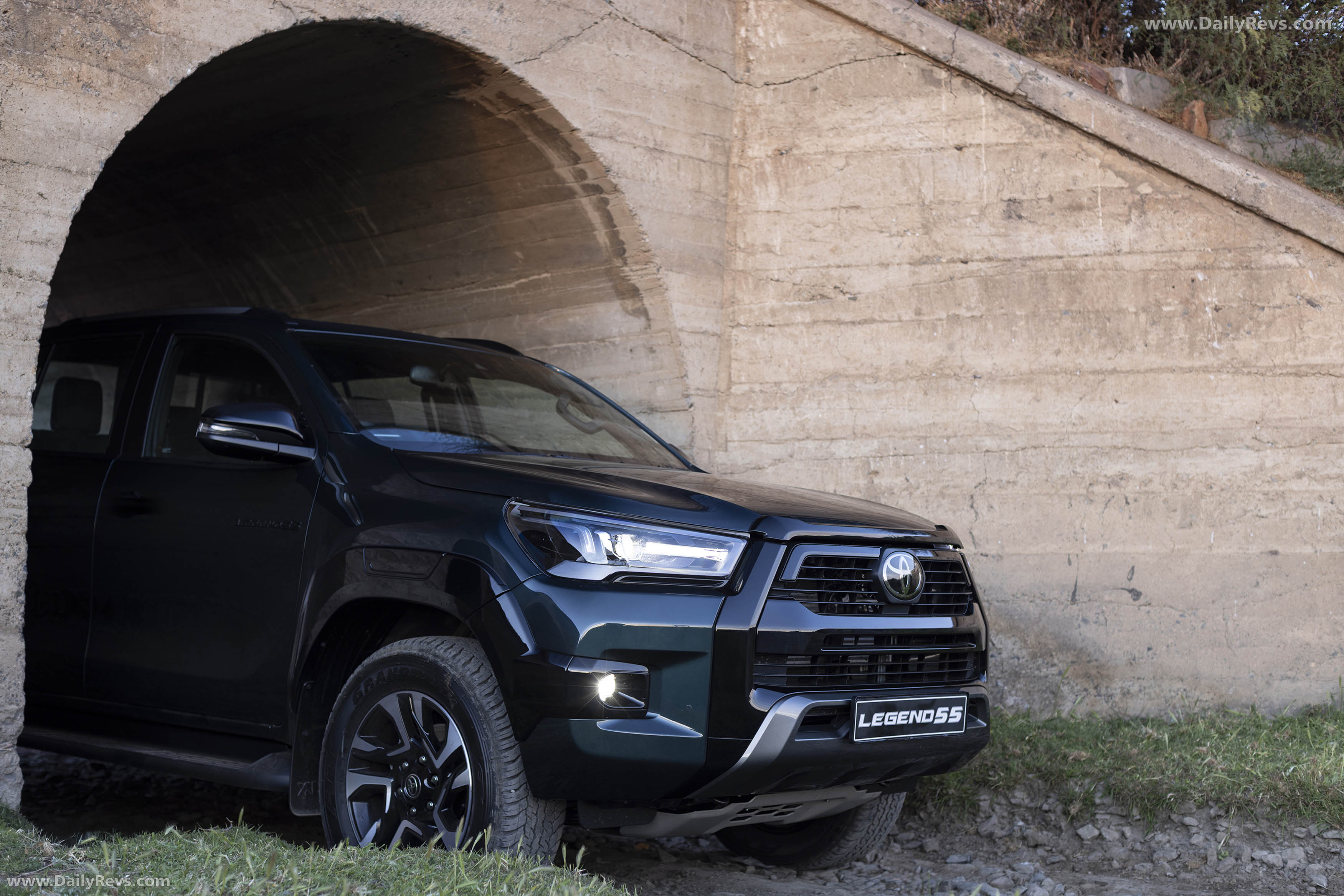 2026 Toyota Hilux Legend 55 Exterior
