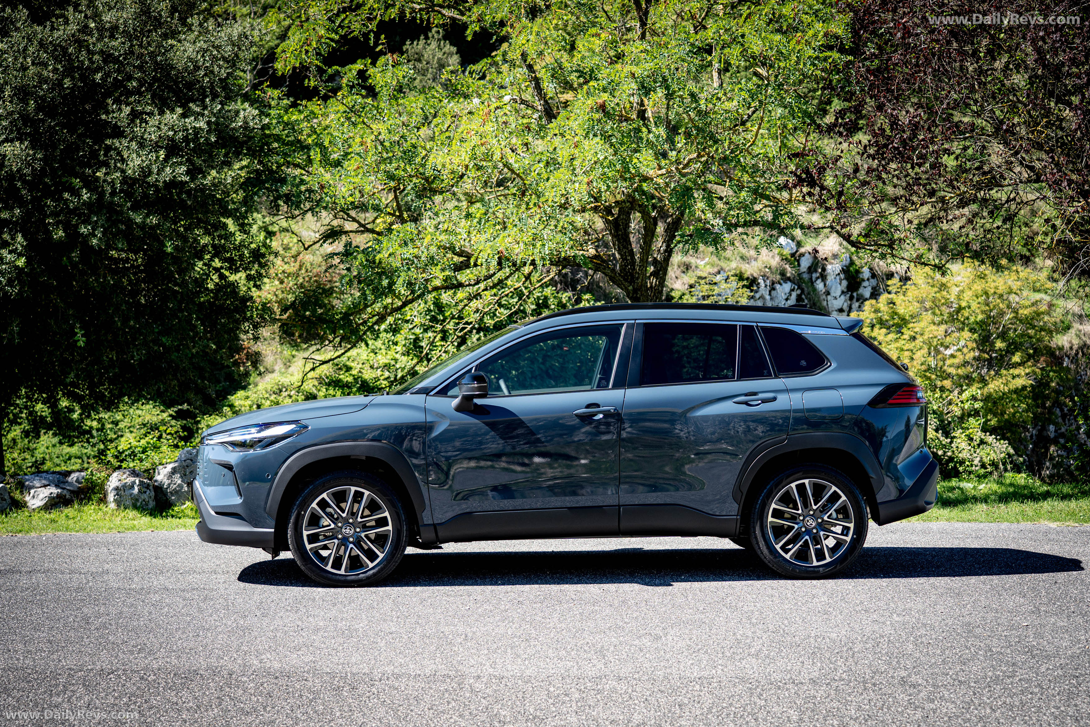 2026 Toyota Corolla Cross European Version Side View