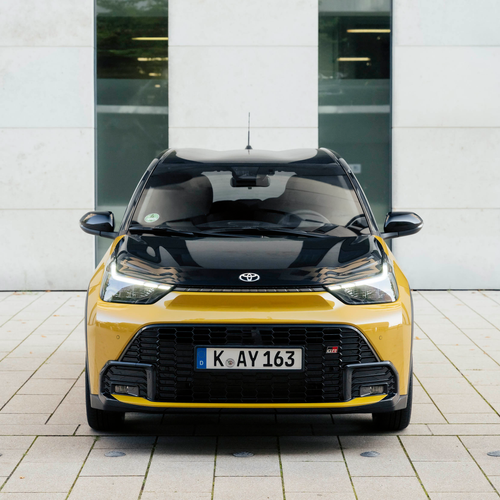 Image of Aygo X Hybrid Mustard