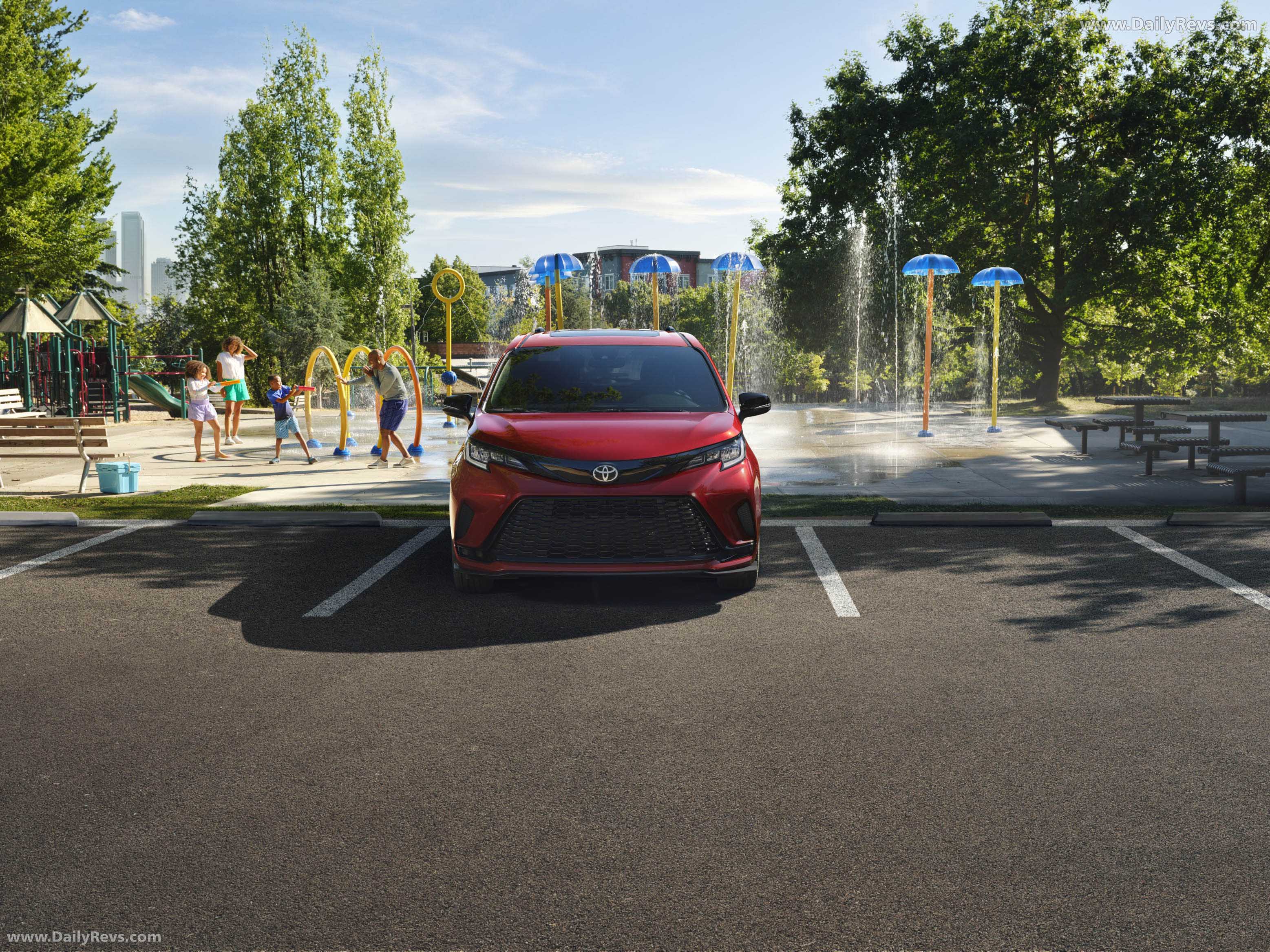 2025 Toyota Sienna XSE Front View