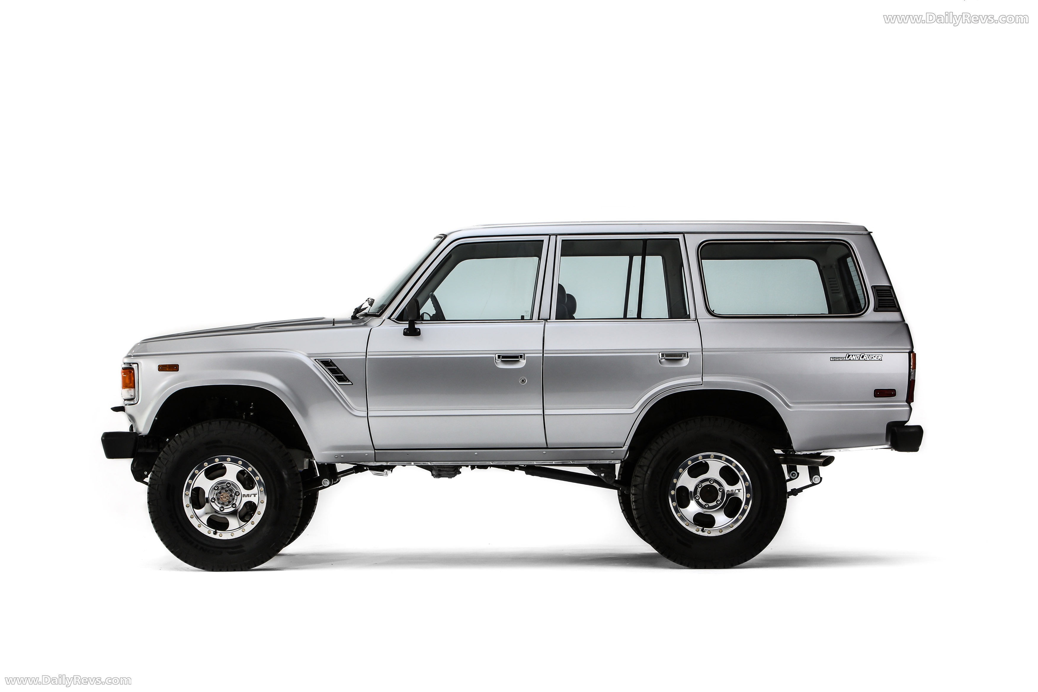 2025 Toyota Turbo Trail Cruiser Concept Side View