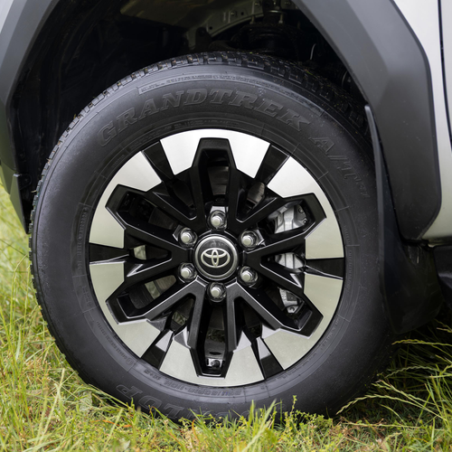 2026 Toyota HiLux SR5 Exterior