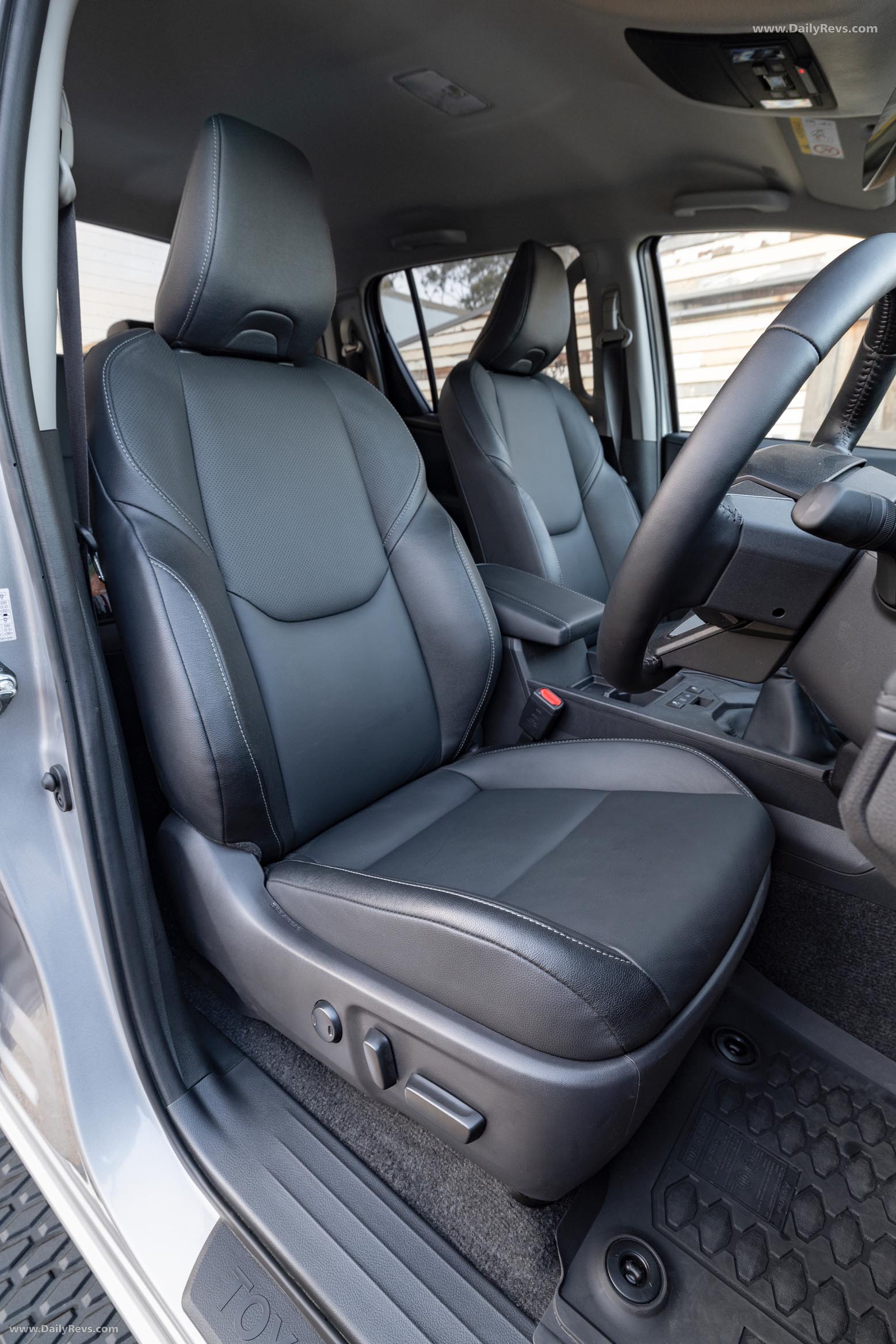 2026 Toyota HiLux SR5 Interior