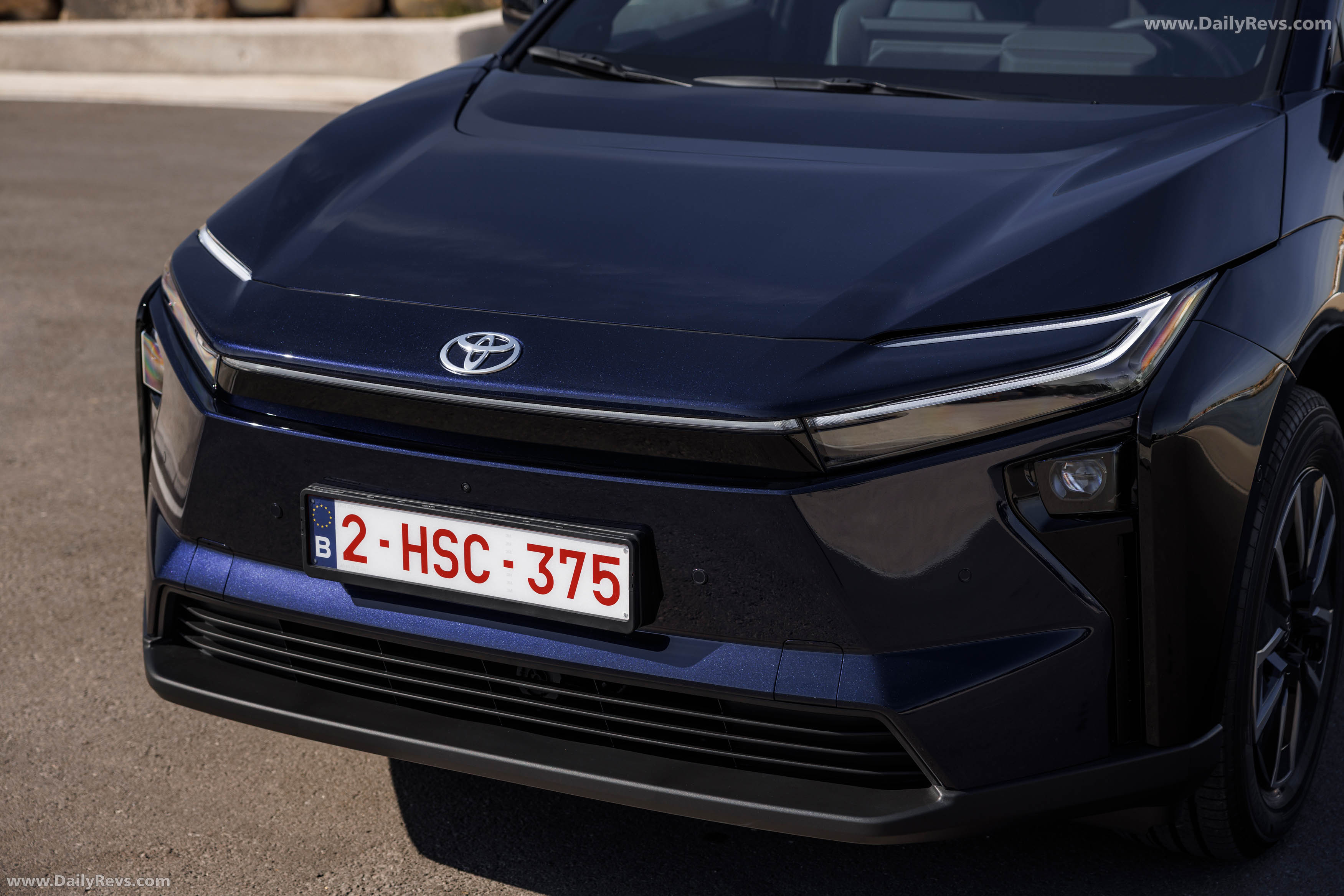 2026 Toyota bZ4X FWD Deep Blue Exterior