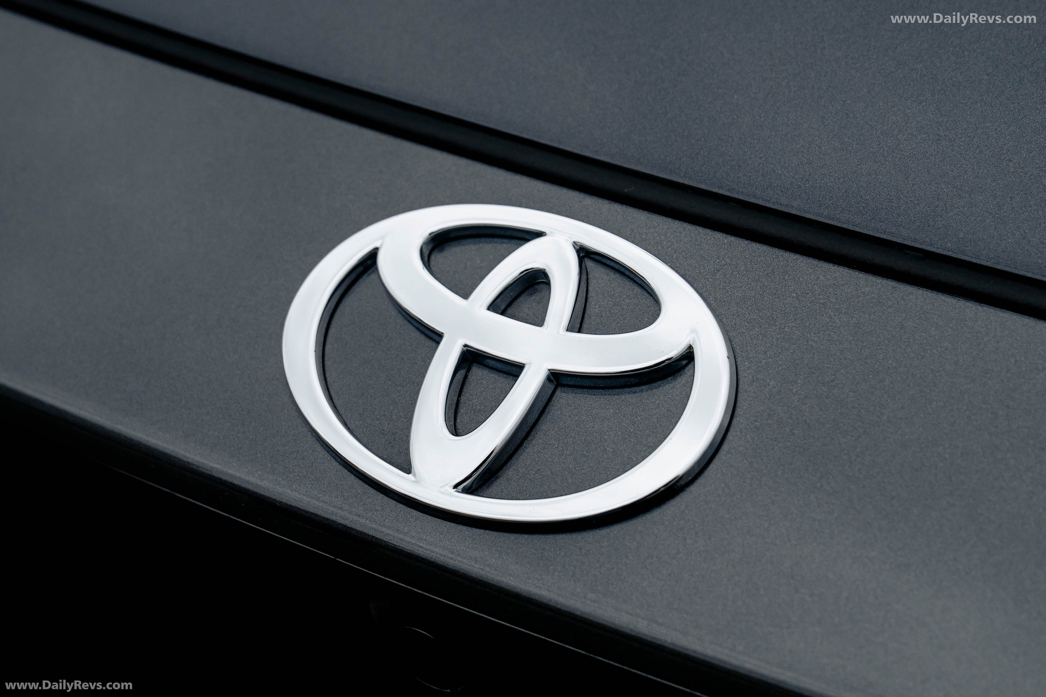 2026 Toyota Urban Cruiser FWD Exterior