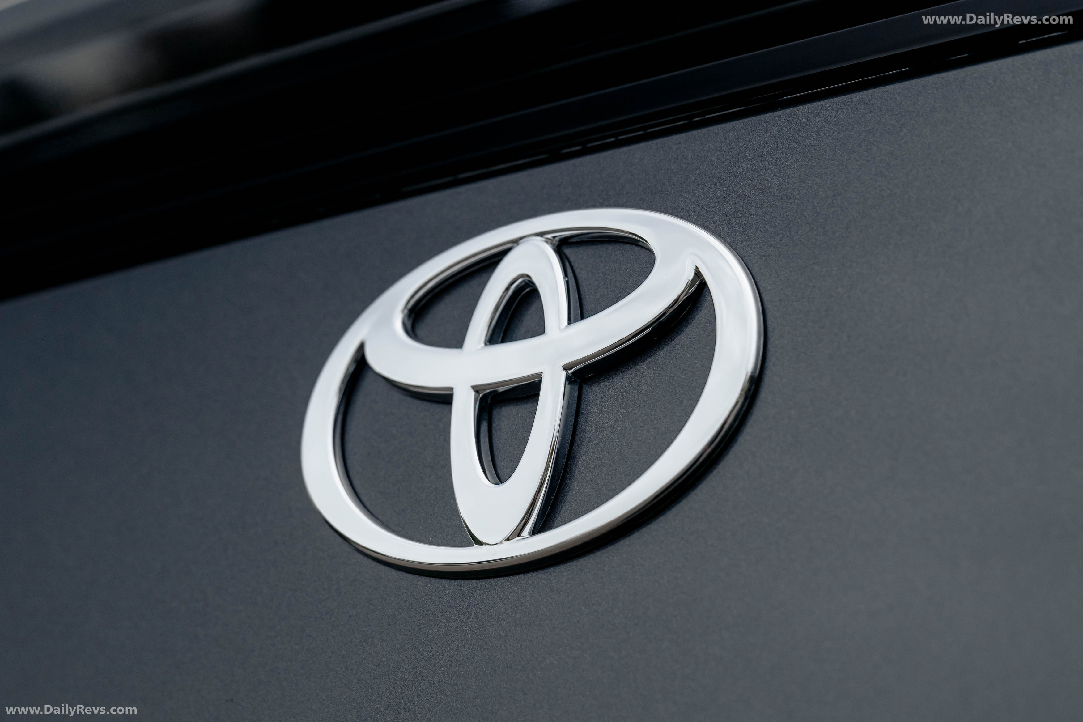 2026 Toyota Urban Cruiser FWD Exterior