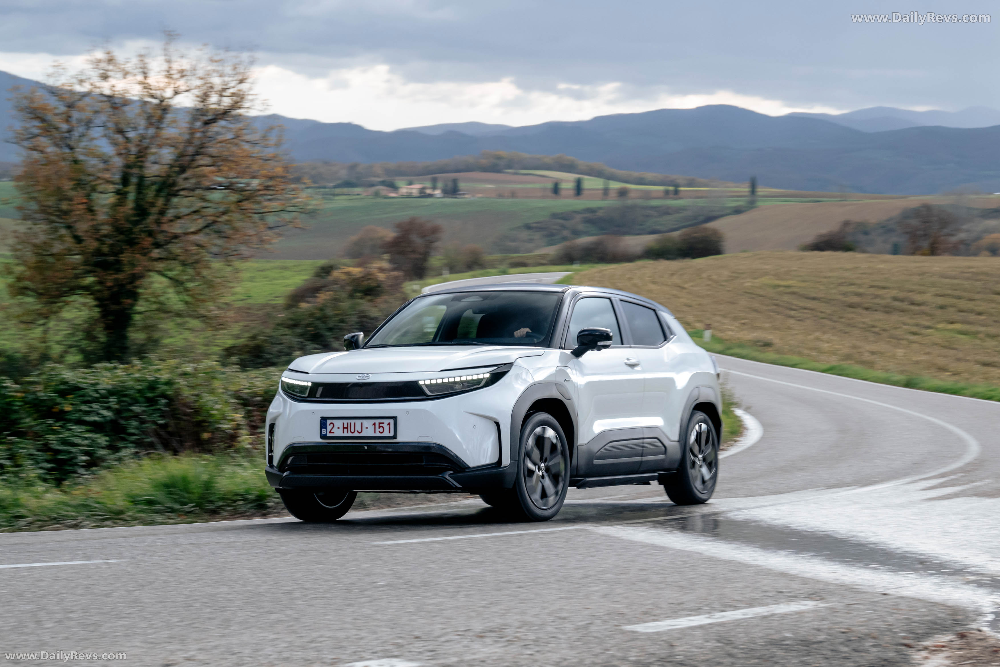 2026 Toyota Urban Cruiser AWD Lunar White Front View