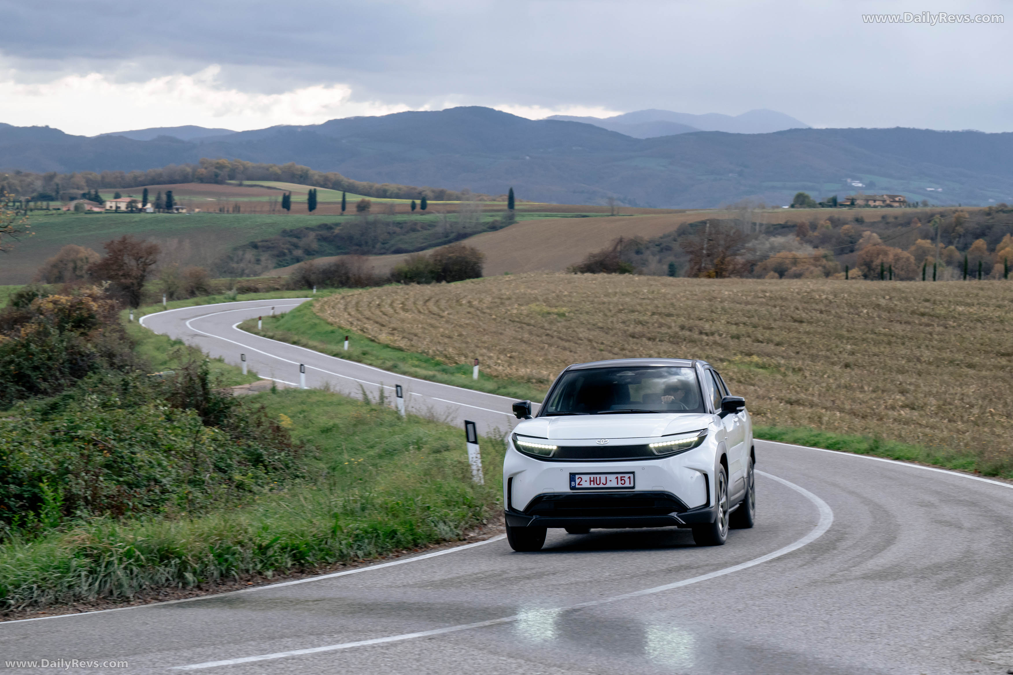 2026 Toyota Urban Cruiser AWD Lunar White Front View