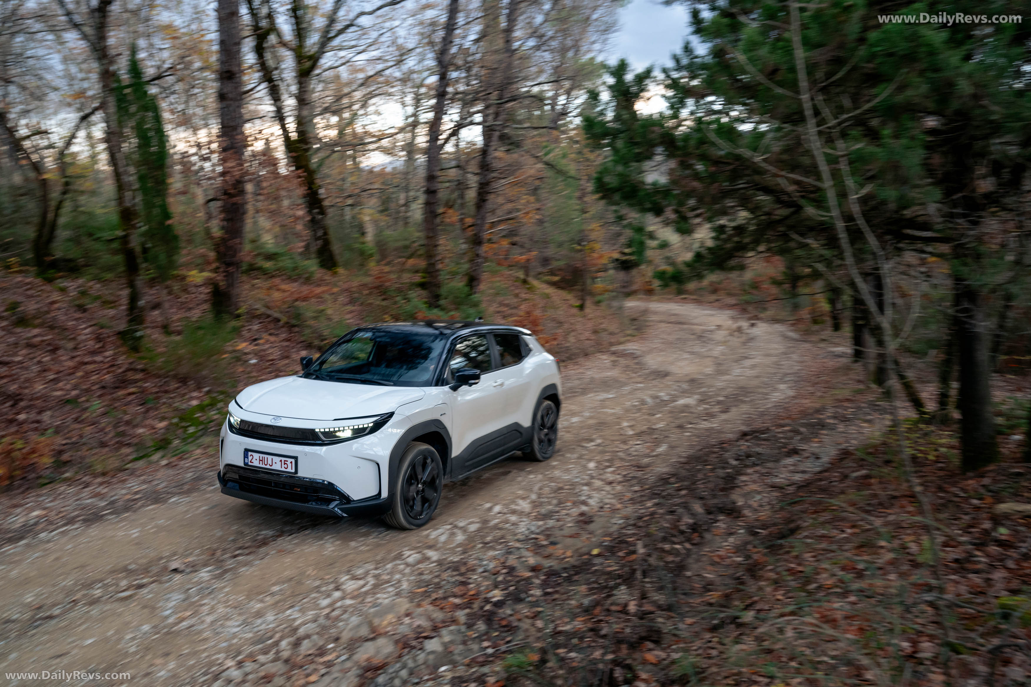 2026 Toyota Urban Cruiser AWD Lunar White Front View