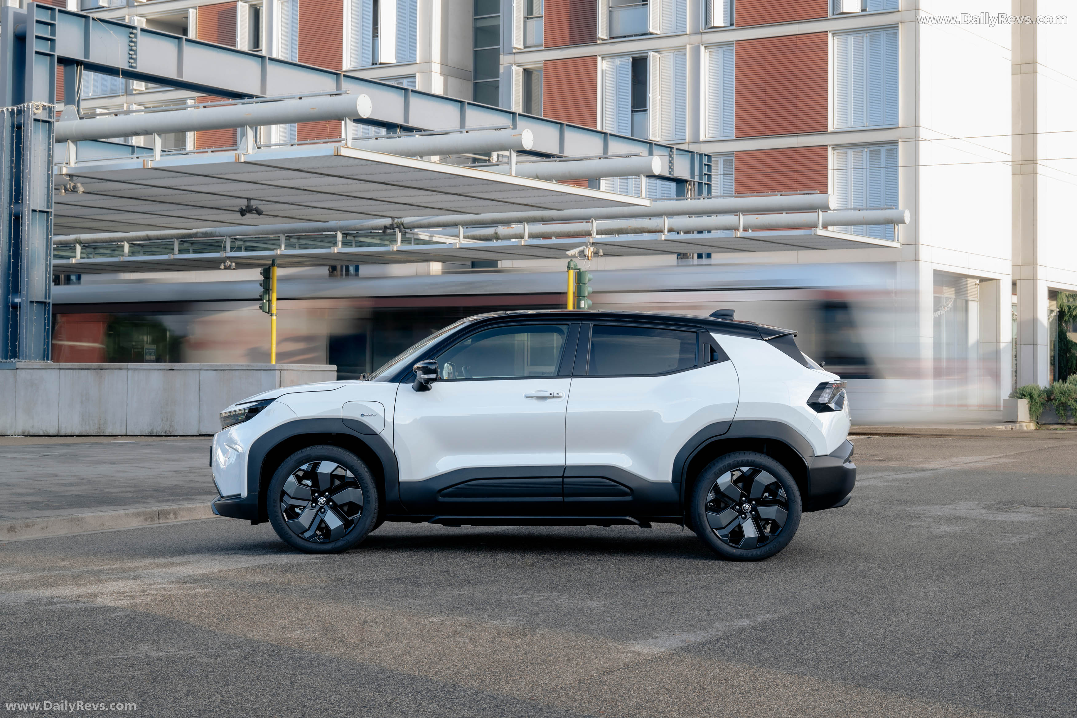 2026 Toyota Urban Cruiser AWD Lunar White Side View