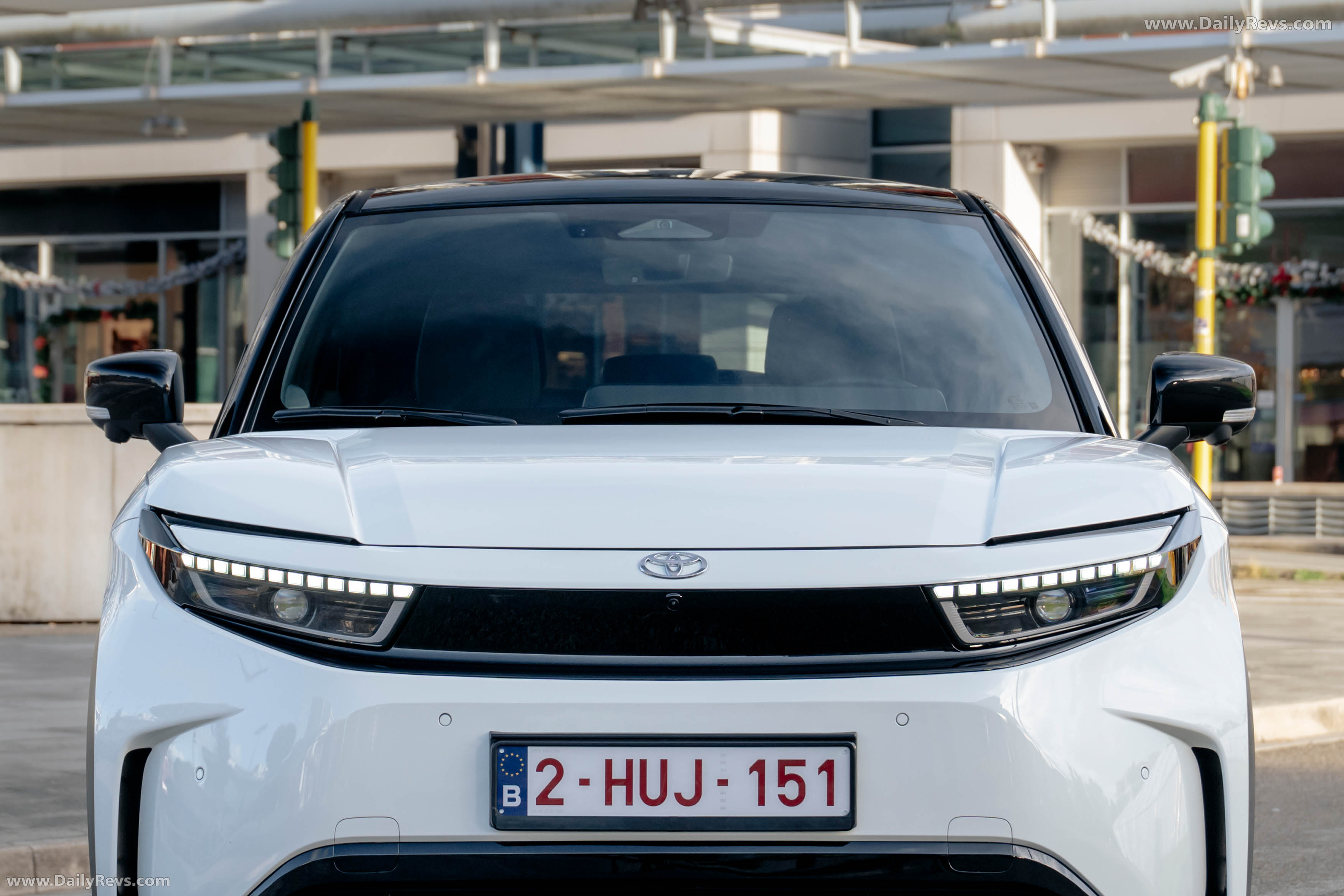 2026 Toyota Urban Cruiser AWD Lunar White Exterior