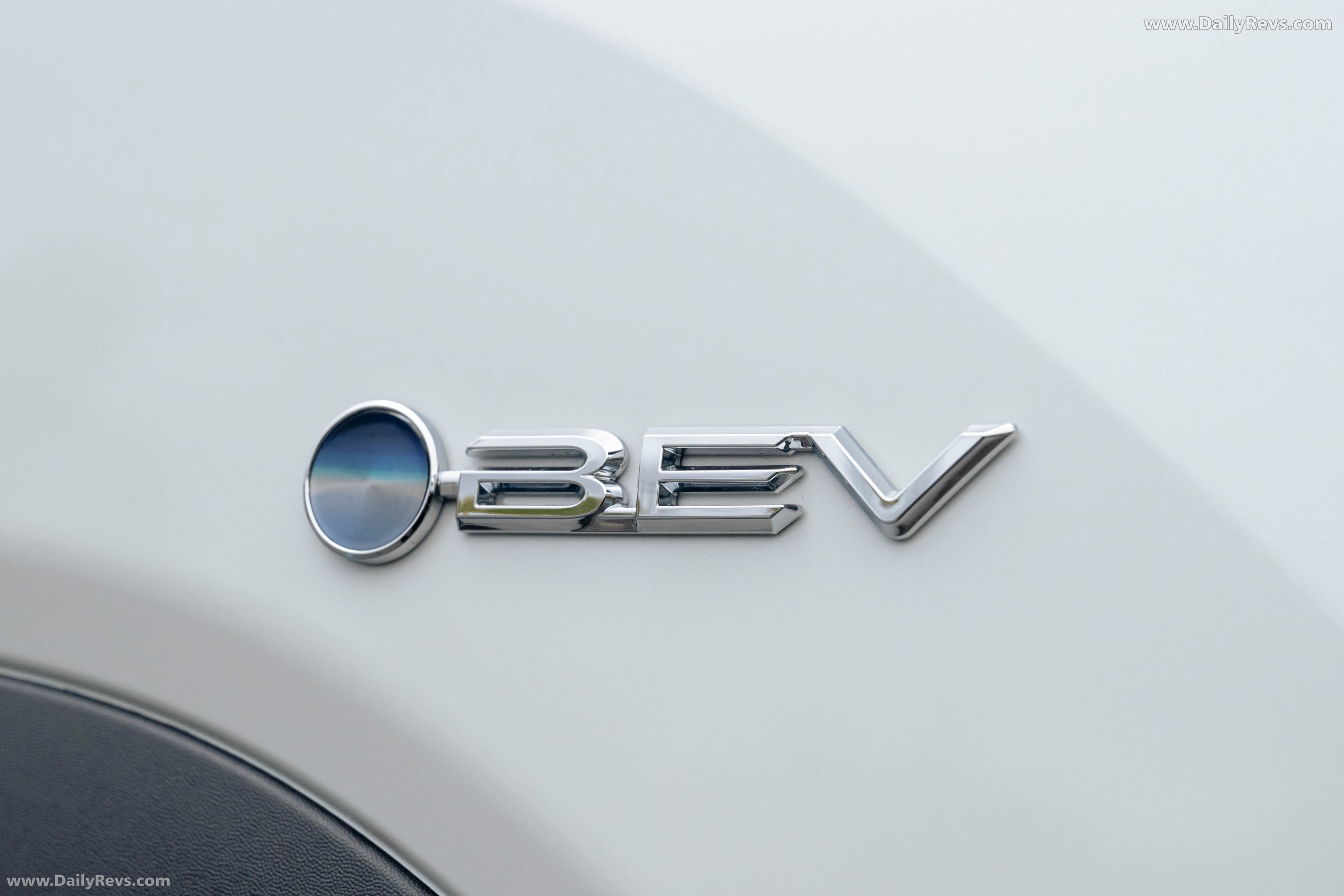 2026 Toyota Urban Cruiser AWD Lunar White Exterior