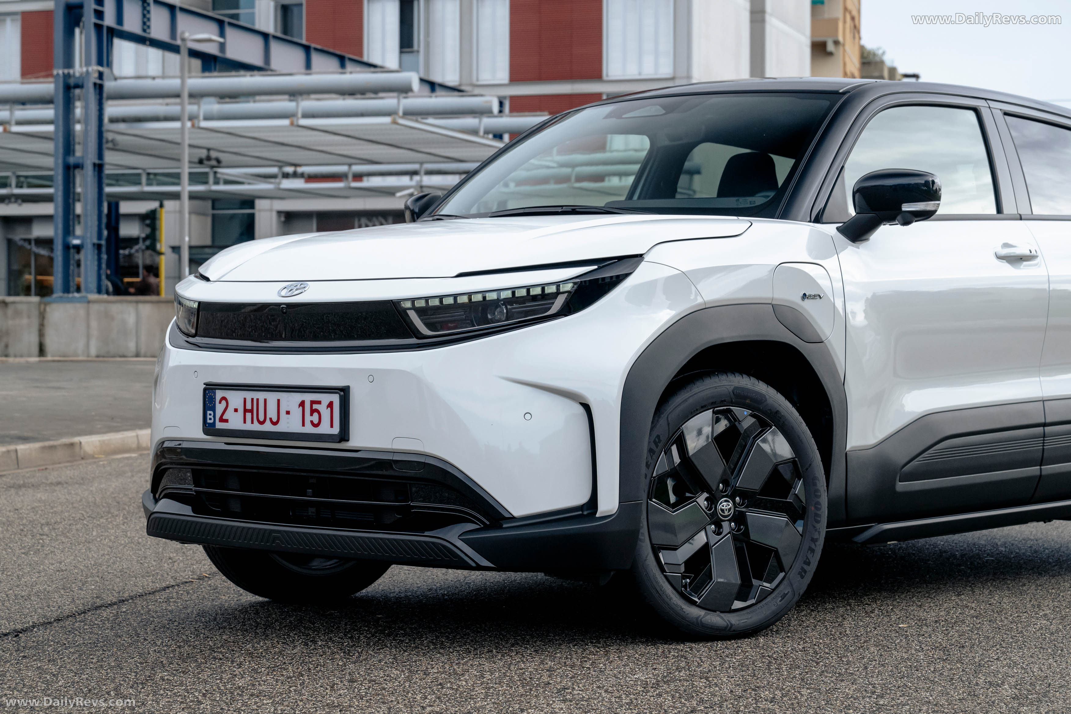 2026 Toyota Urban Cruiser AWD Lunar White Exterior